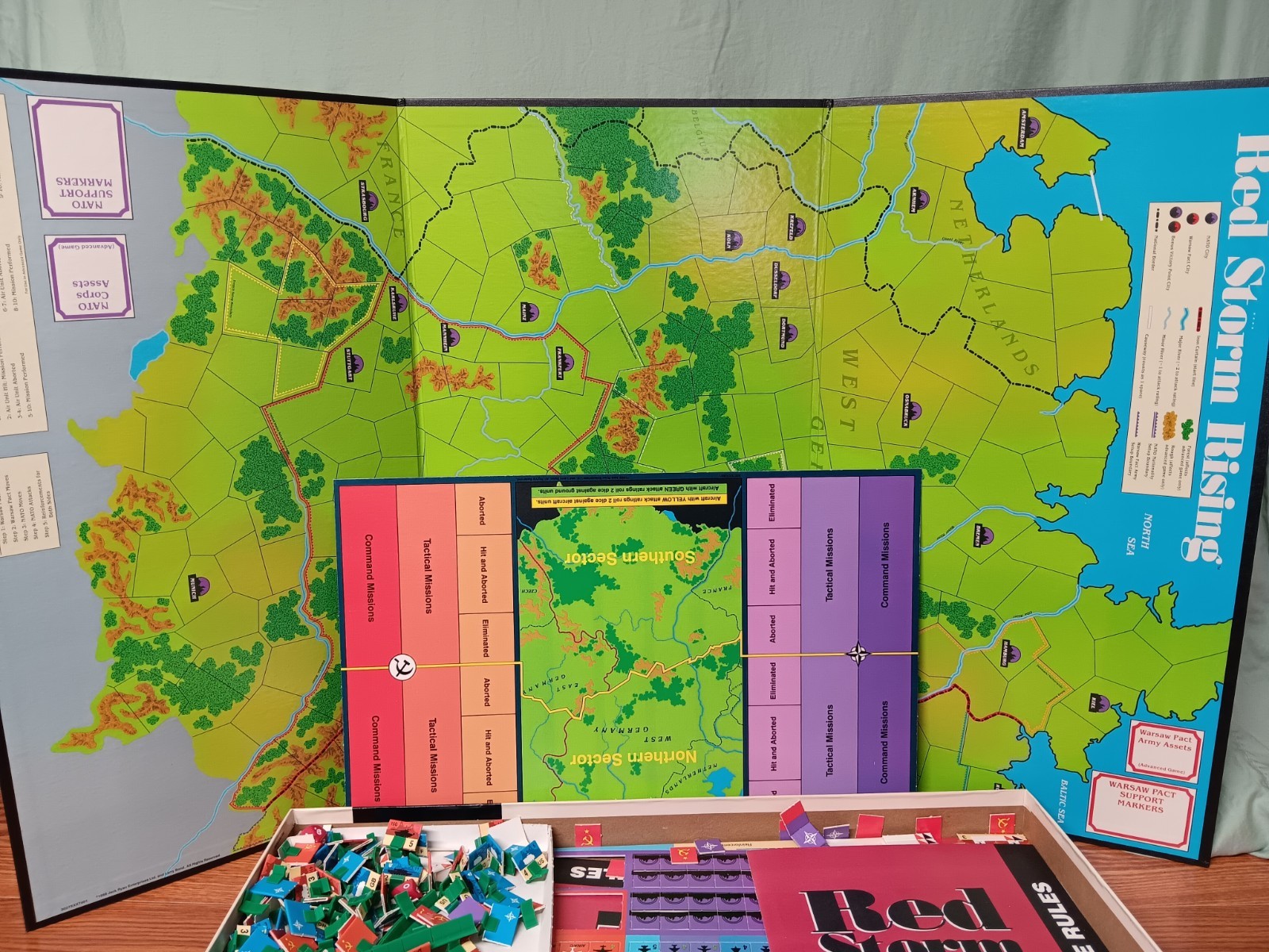 1989 Vintage RED STORM RISING Strategy Family Board Game – TSR Tom Clancy