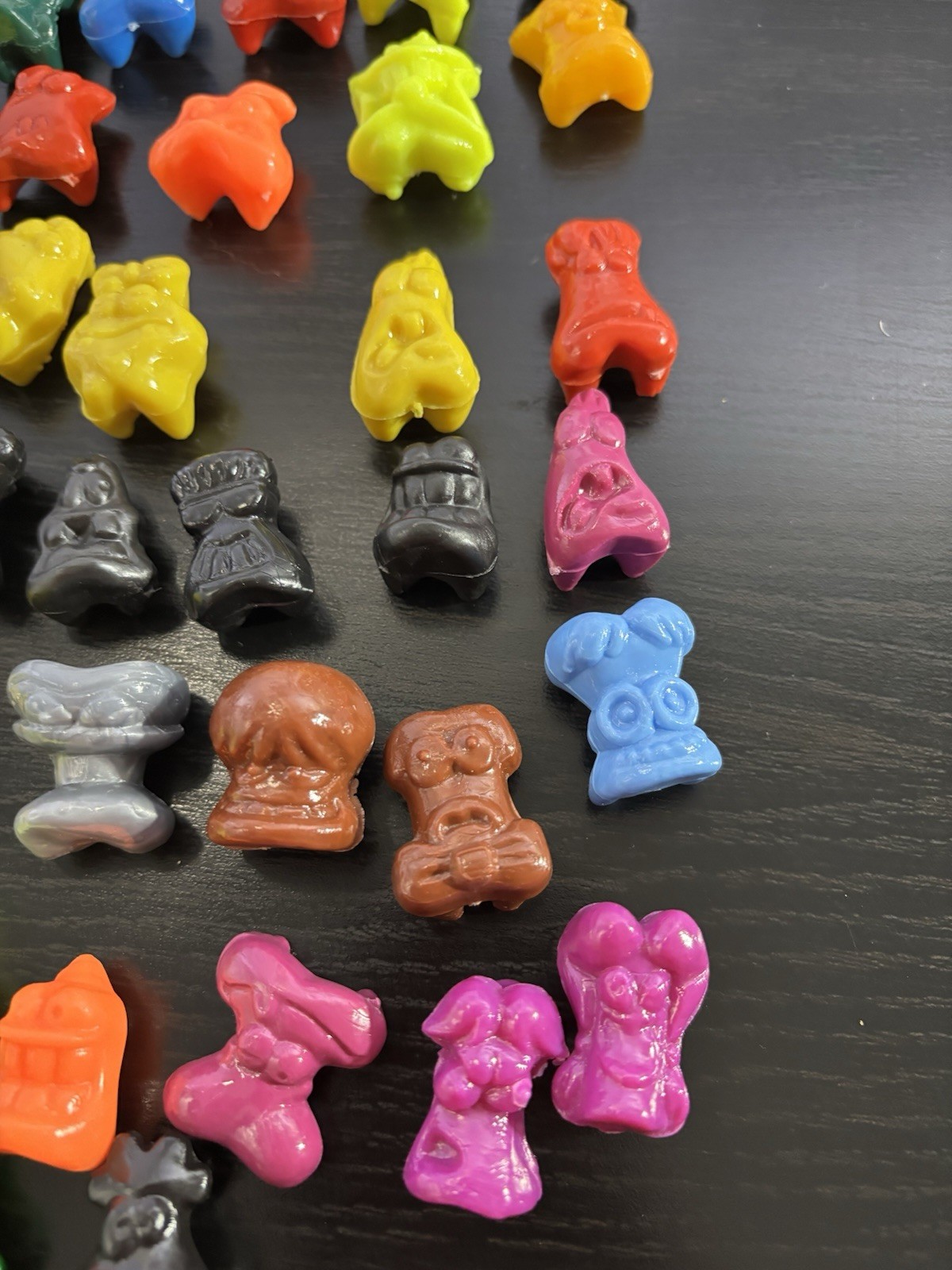 Gogo’s Crazy Bones Lot of 61 Neon Mixed Series Black White Glitter 57 10 37 18