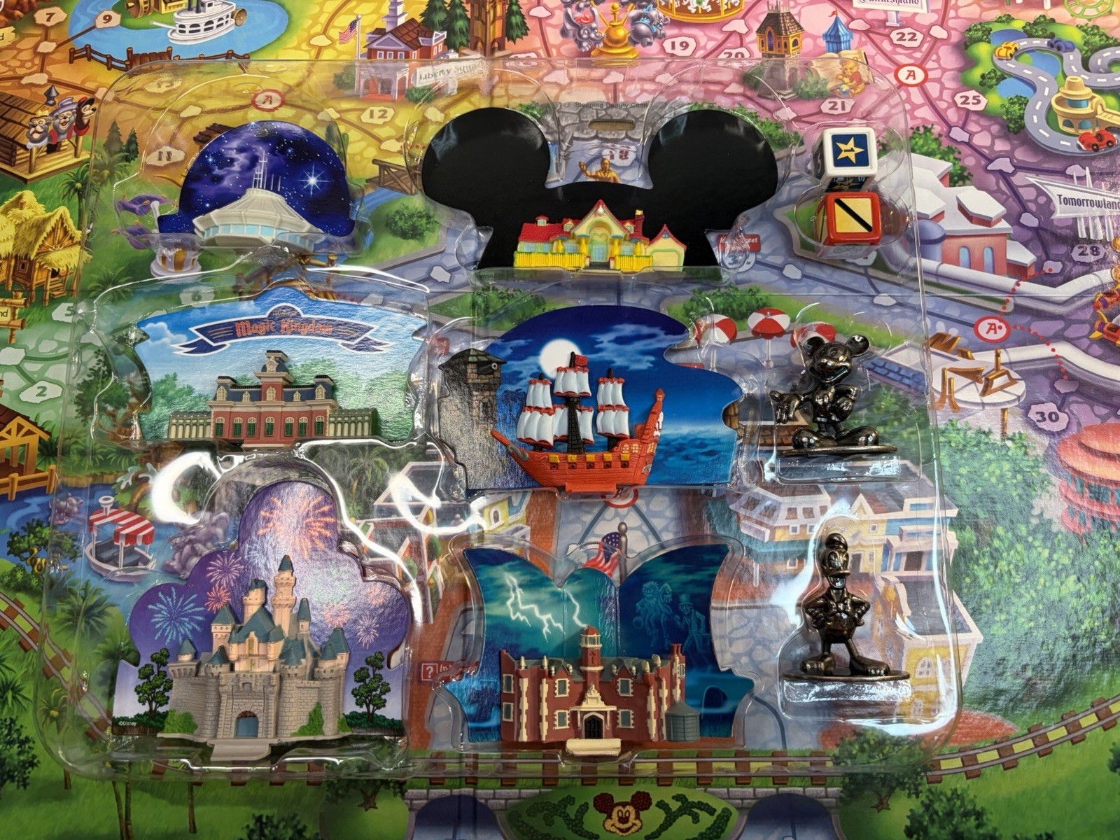 Disney Magic Kingdom 3D Land Board Game 2004 Parker Brothers 100% Complete EUC!