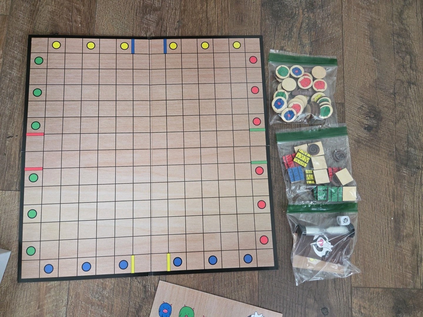 Chickapig Strategic Board Game Family Friendly Game For 2 or 4 Players COMPLETE