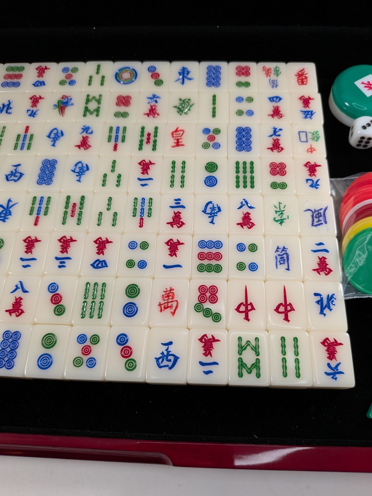 Mahjong Set in Wooden Case with 144 Tiles, Dice and Chips