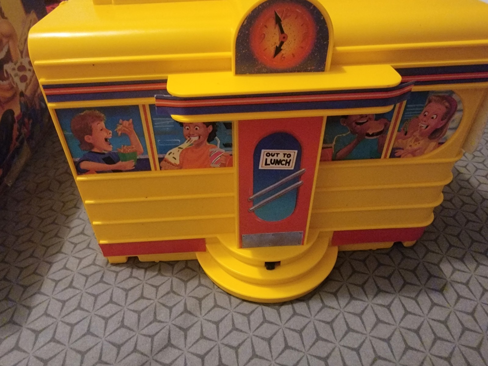 Eat at Ralph’s The Motorized Fast-food Game 1992 USED-WORKS Not COMPLETE