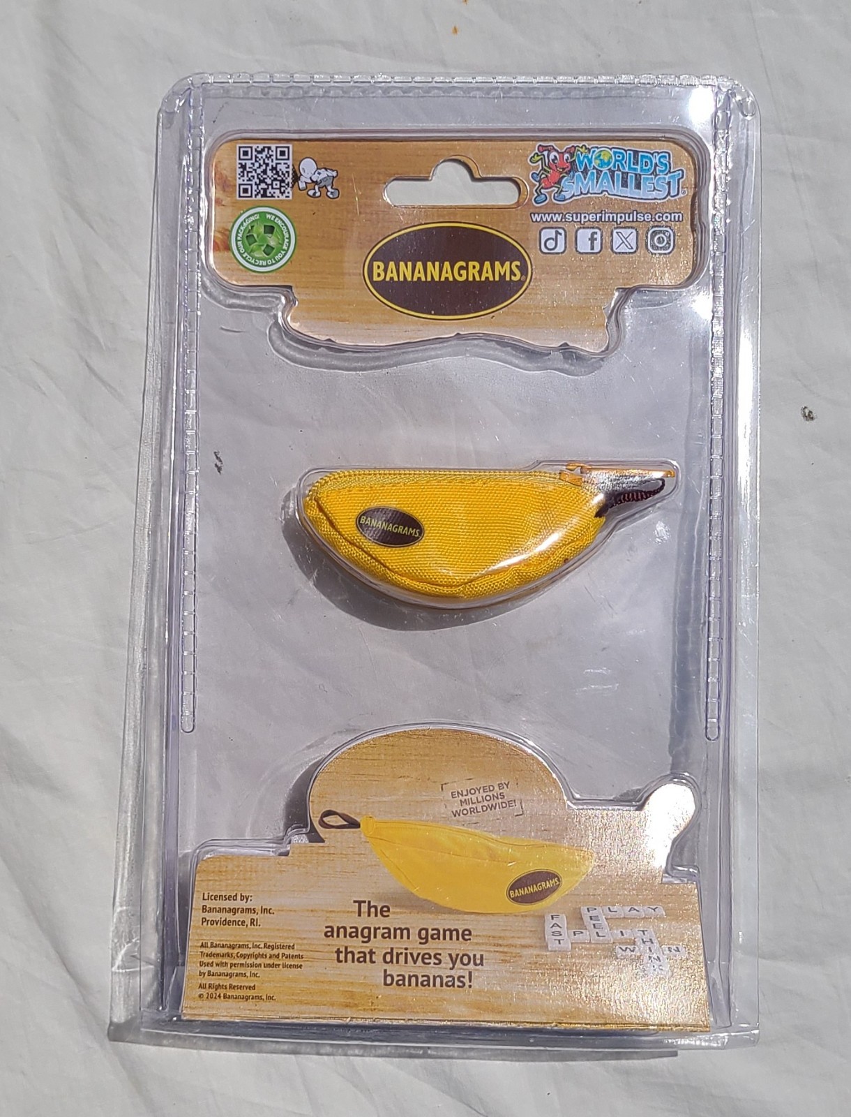 World’s Smallest BANANAGRAMS Banana Grams Letter Tile Crossword Game New Sealed