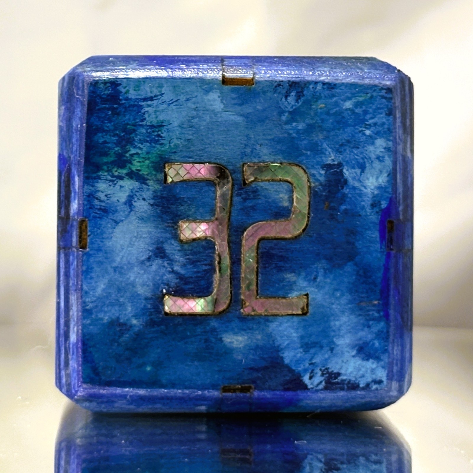 Neptune’s Nacre – Deep Blue Radiance – Backgammon Doubling Cube 36mm