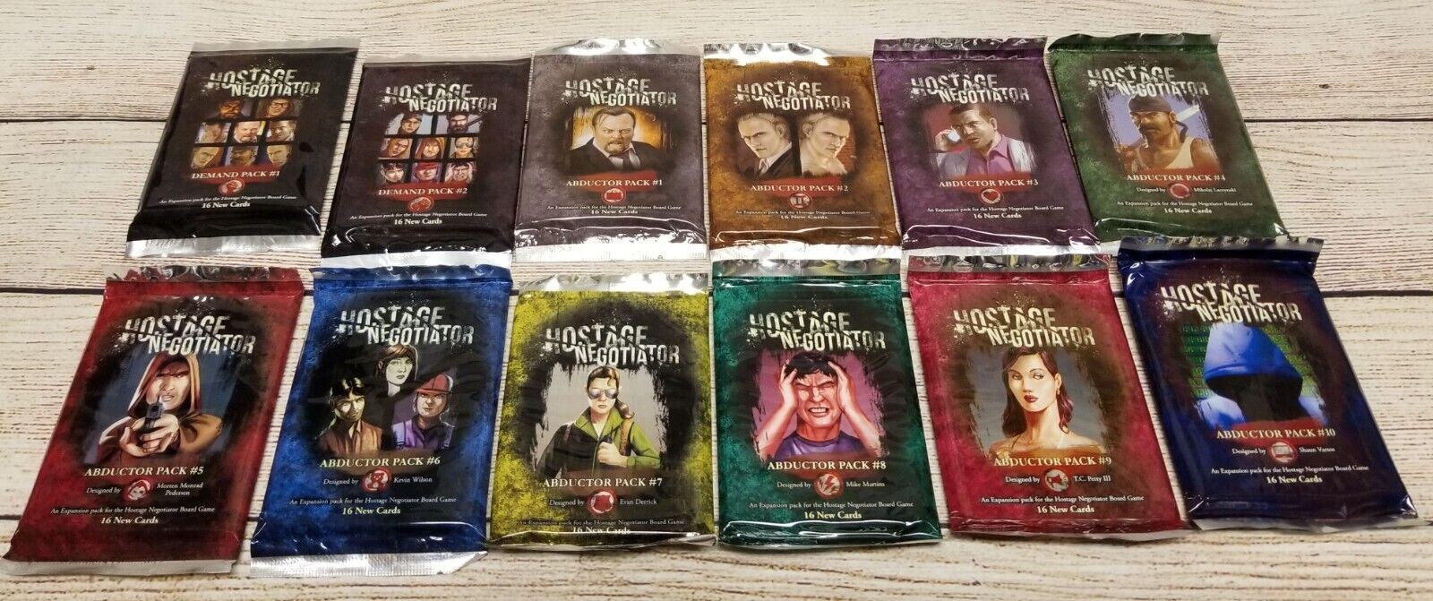 Hostage Negotiator Base + Crime Wave + Career Expansion + 12 Packs SEALED