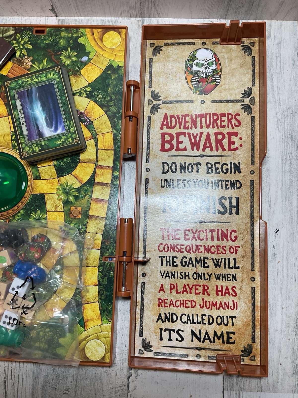 Jumanji Deluxe Electronic Adventure Board Game Lights & Sounds Spin Master
