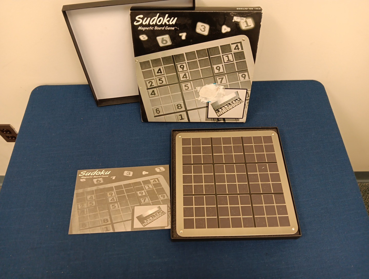 SUDOKU Magnetic Board Game 60-G7000 Complete With Sleeve And Numbers