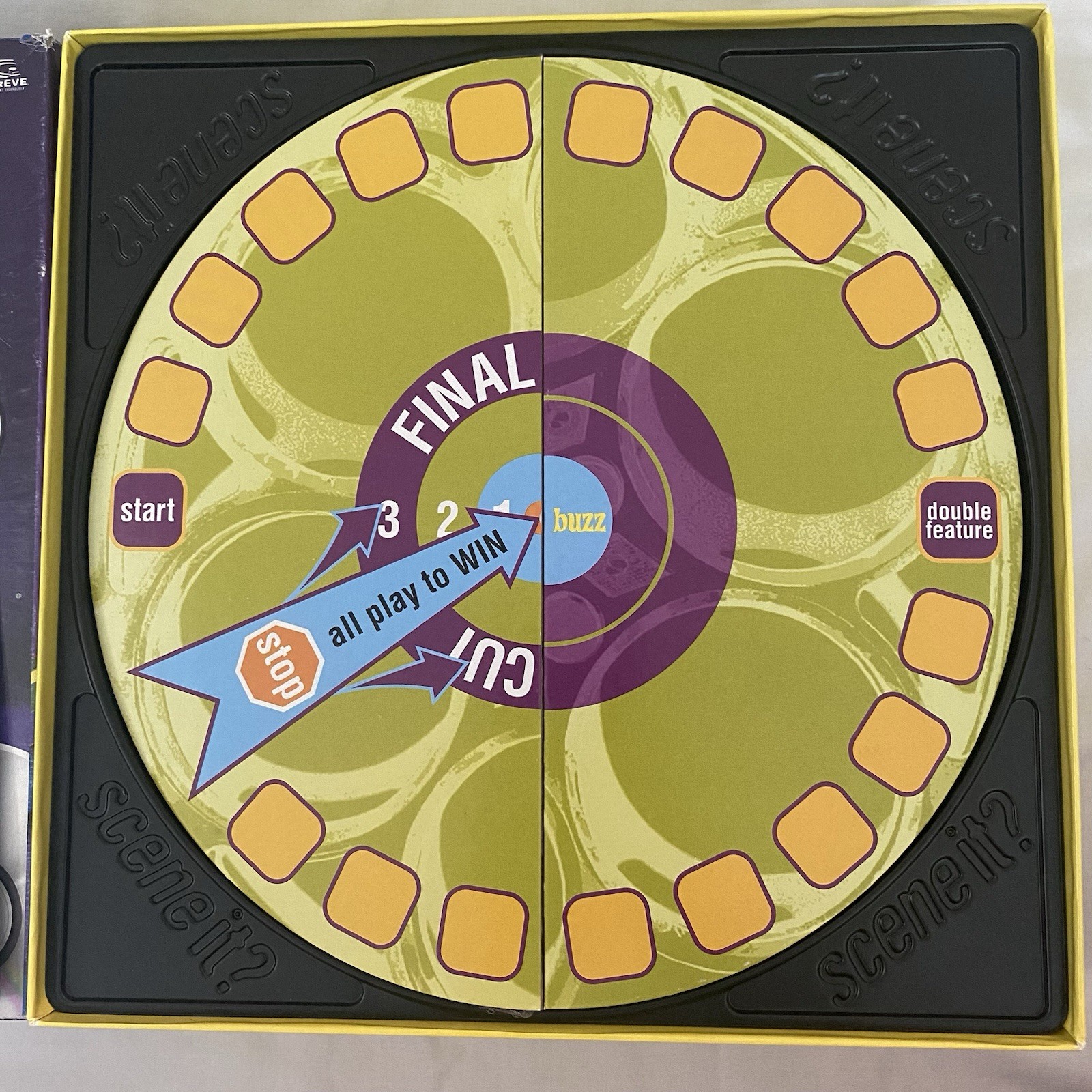Screenlife Jr. Scene It? DVD Trivia Board Game Movie & TV 2+ Players 2004