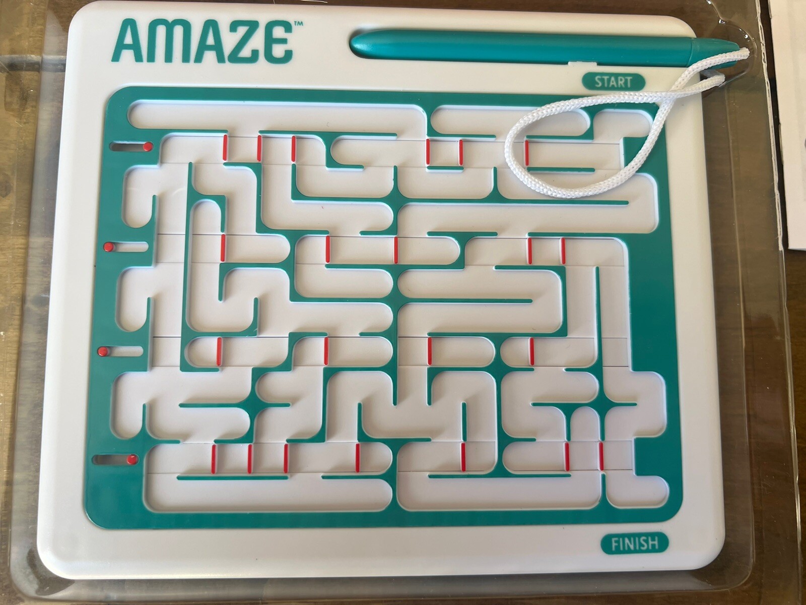 Thinkfun Amaze 16 Mazes In One All Ages Travel Game 8+ Excellent condition