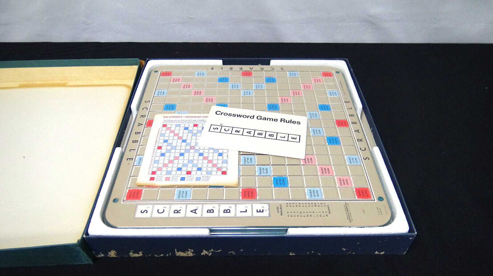 Vintage Scrabble Deluxe Edition 1977 Rotating Turntable Board Game 2