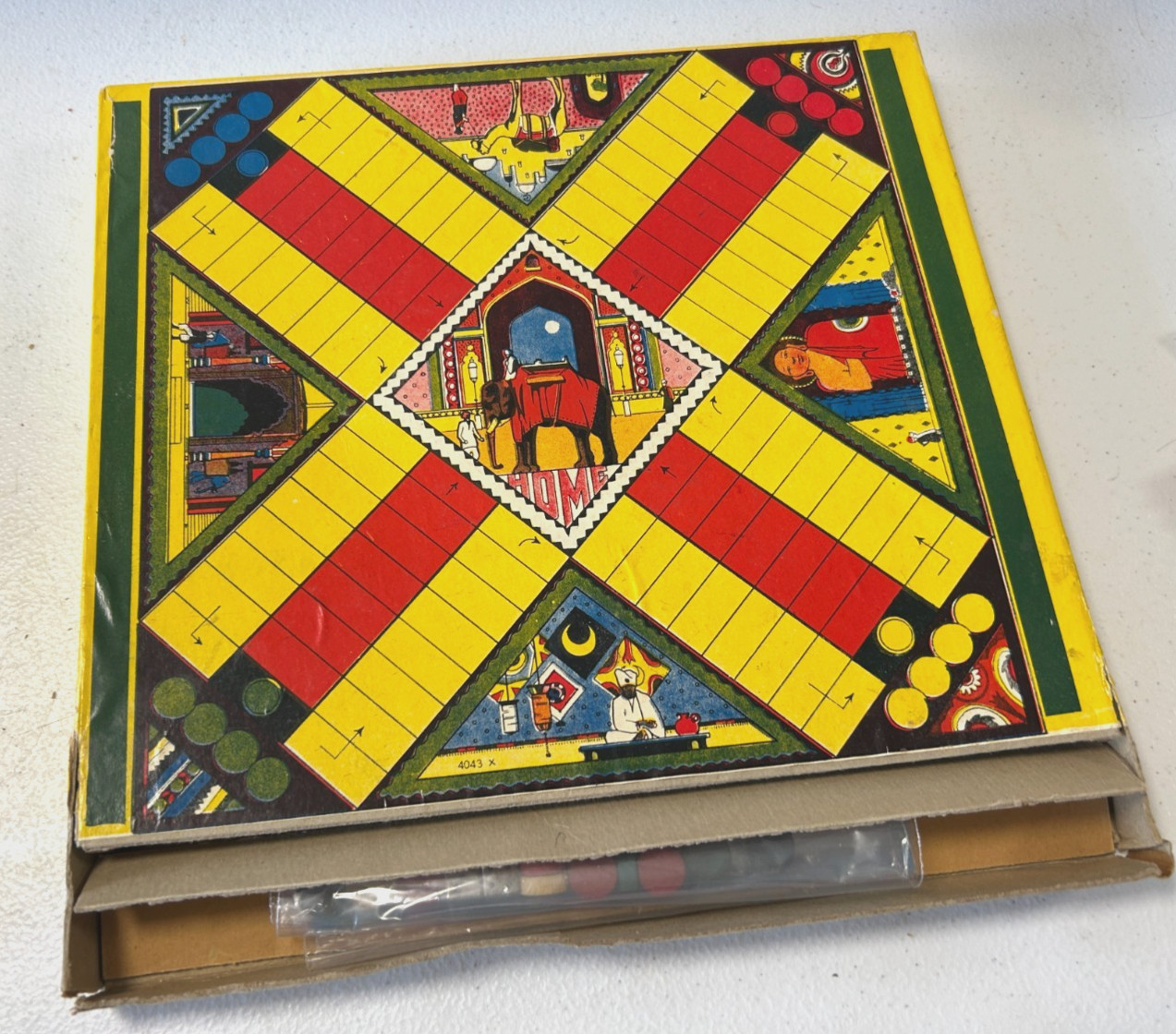 Vintage Rare Game of India Milton Bradley, No 4083 Board Hunting Game