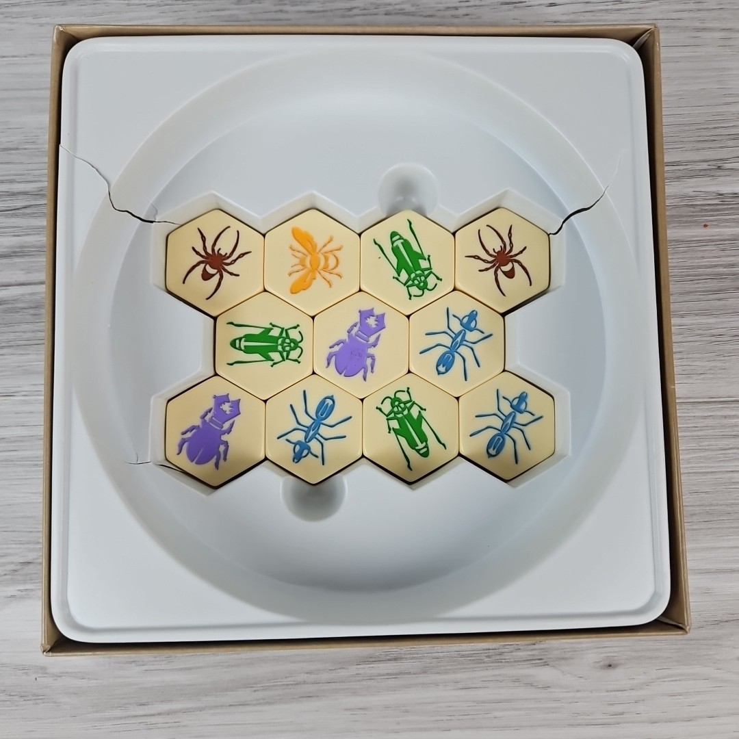 Smart Zone Games Hive The Board Game + Carry bag + Mosquito