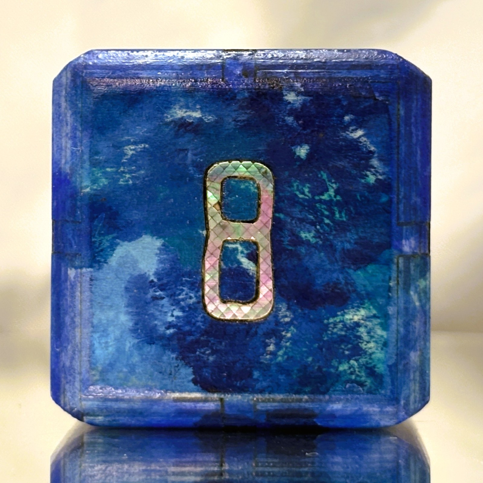Neptune’s Nacre – Deep Blue Radiance – Backgammon Doubling Cube 36mm