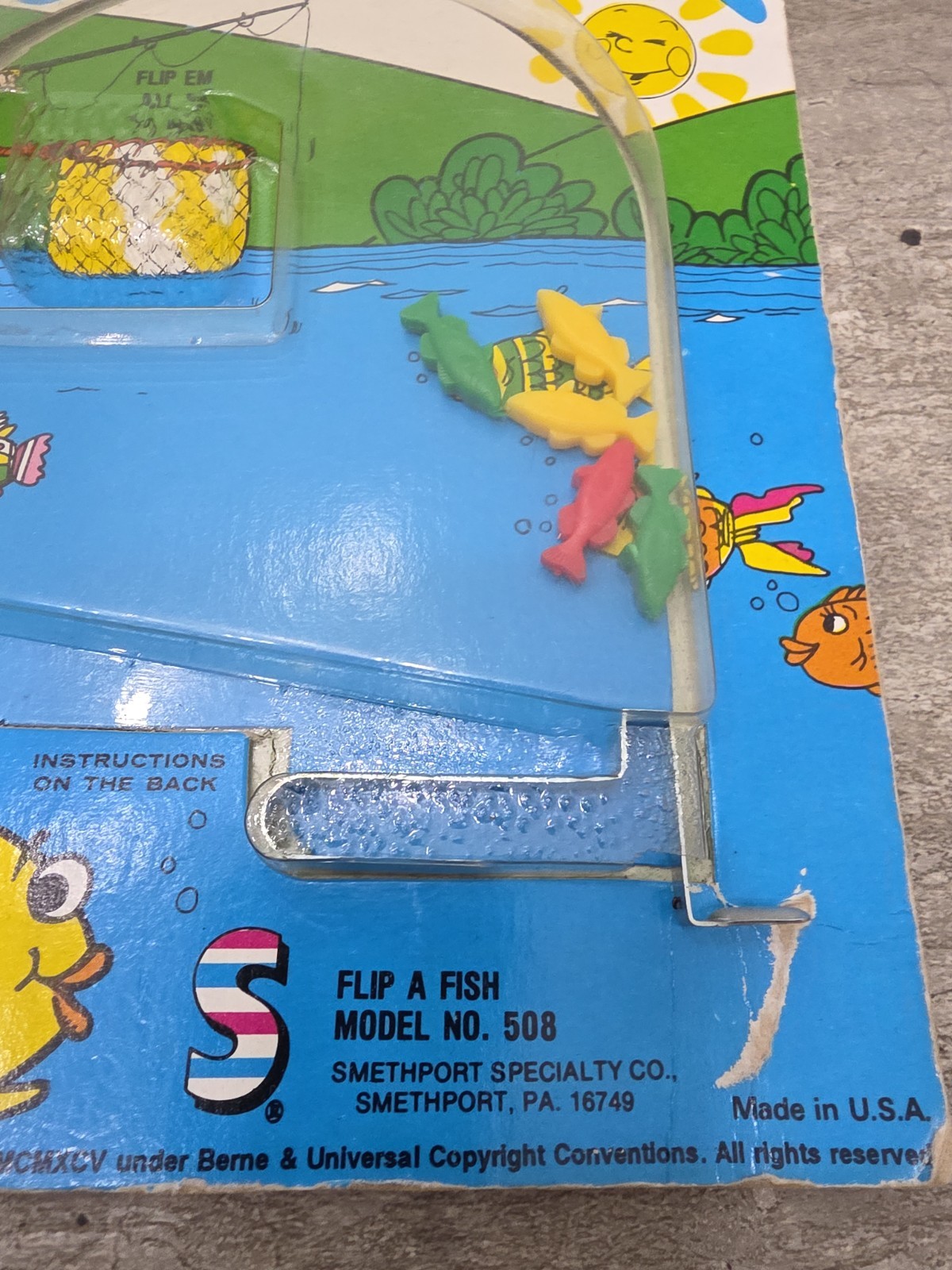 Vintage 1981 Flip A Fish Game Cardboard 80’s Rack Toy Model No 508 Berne Works