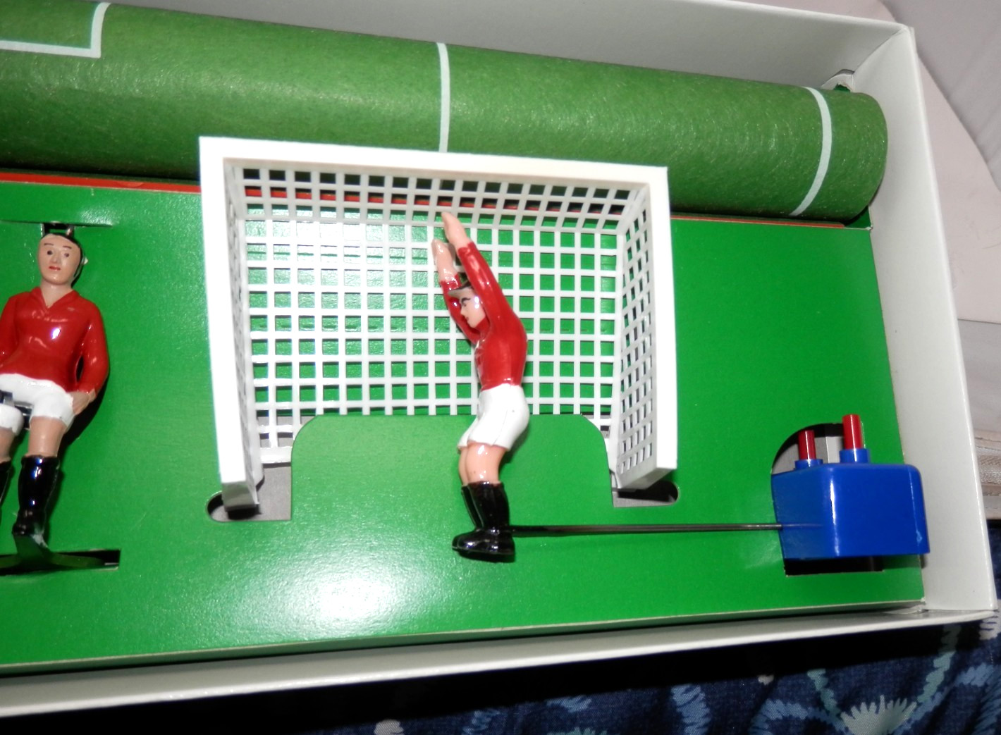 MIEG Tipp-Kick Standard Soccer Game Table Football Metal Kickers Complete German