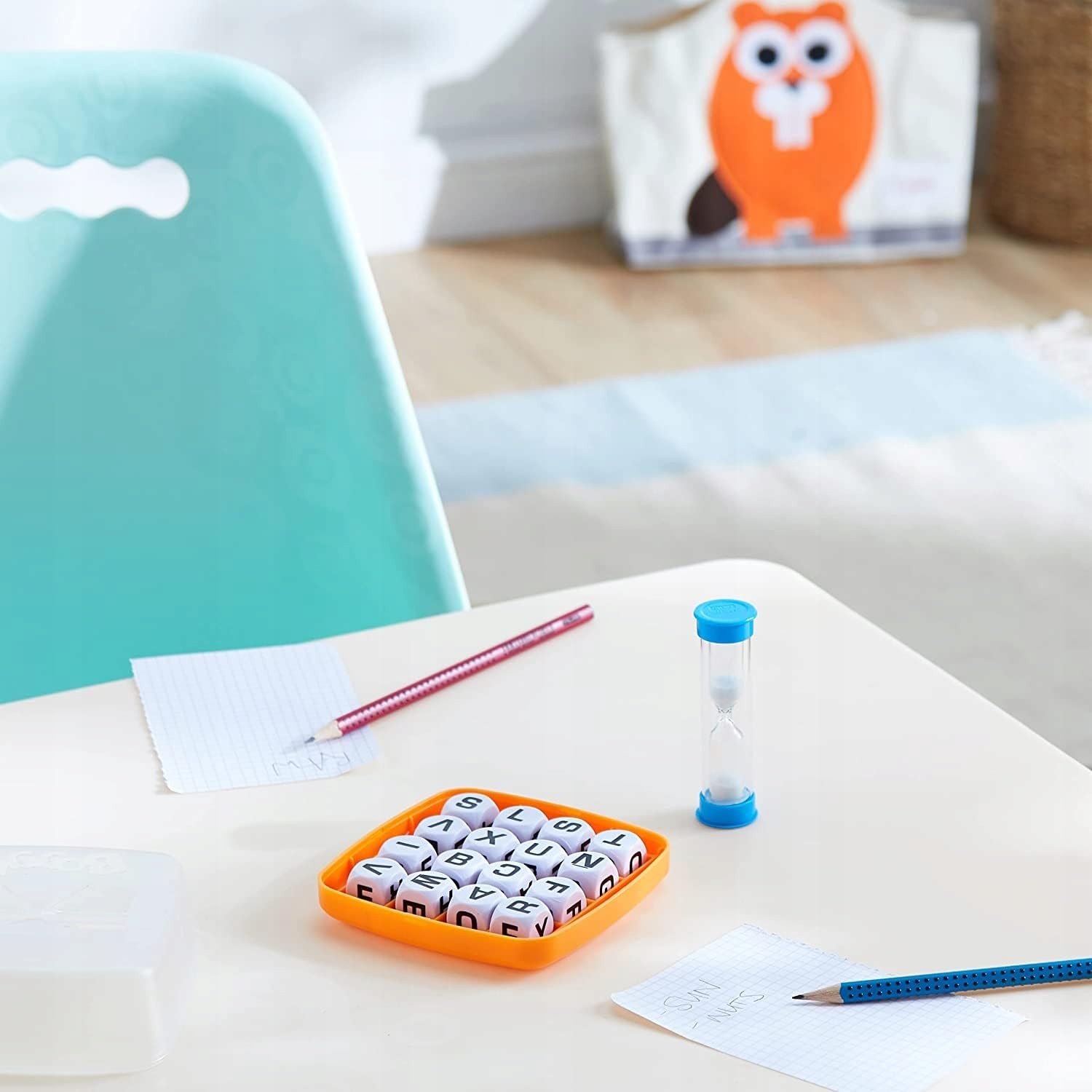 Hasbro Gaming Boggle Classic Game | Word Search Games | Ages 8+ | 1 or More Play