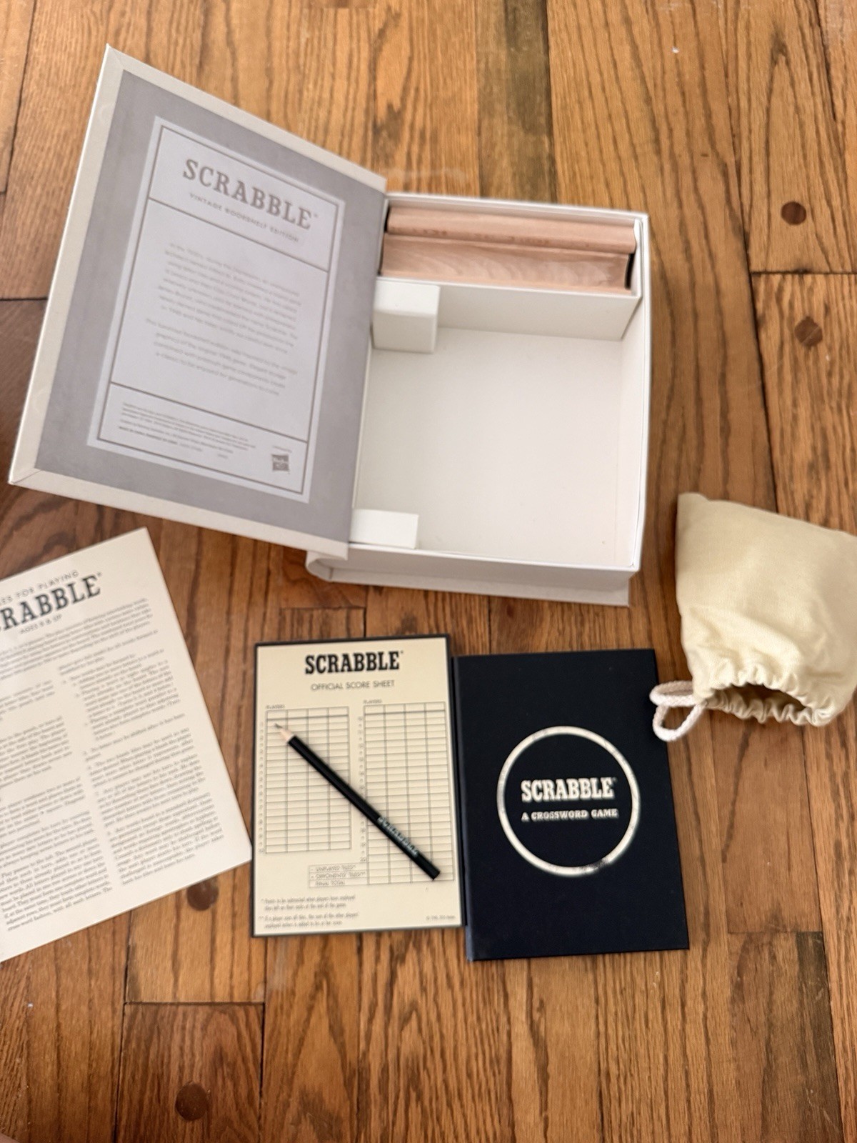 Scrabble Vintage Bookshelf Edition Word Board Game Complete Set 2-4 Players 8+