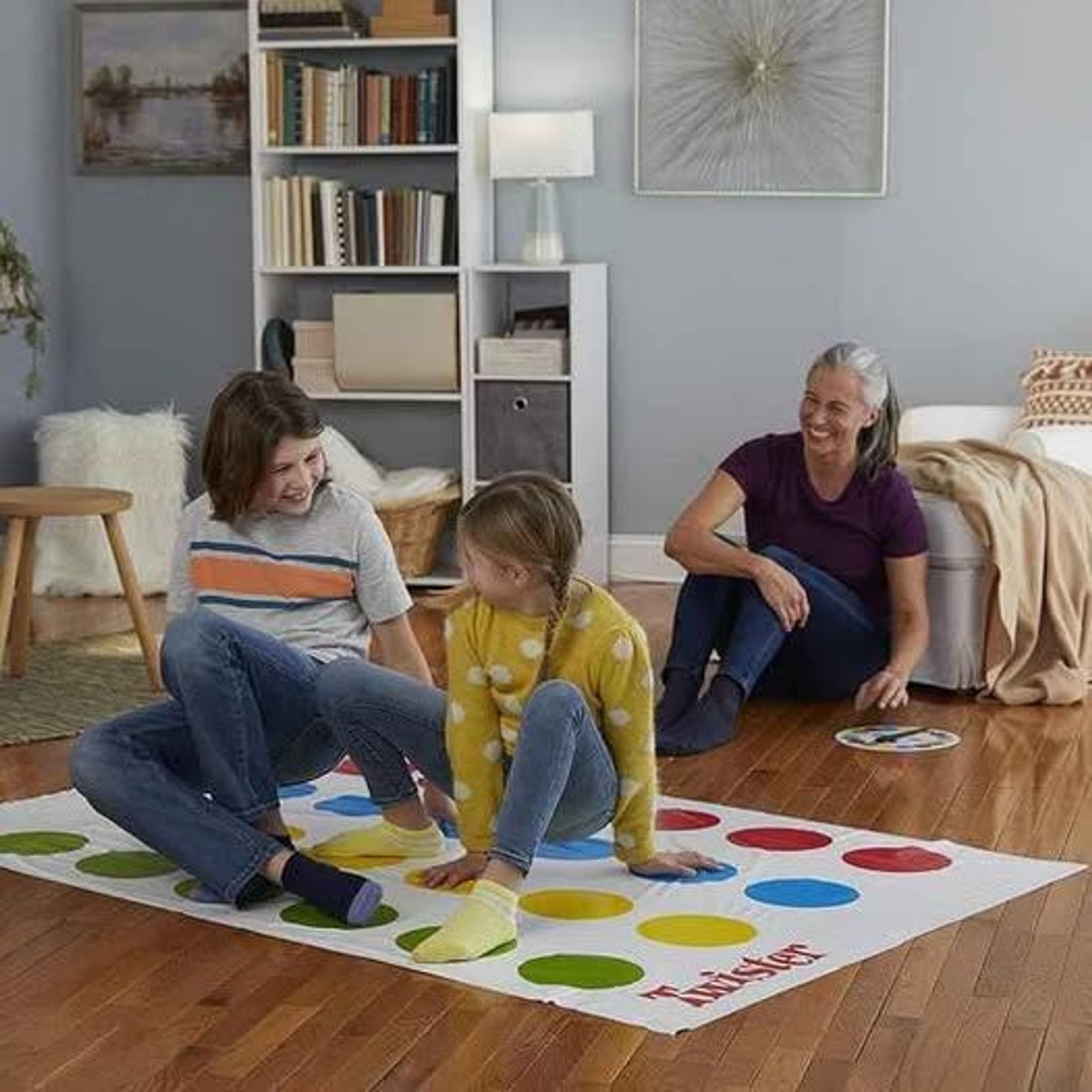 Hasbro Twister Party Classic Board Indoor and Outdoor Game Kids 6 +