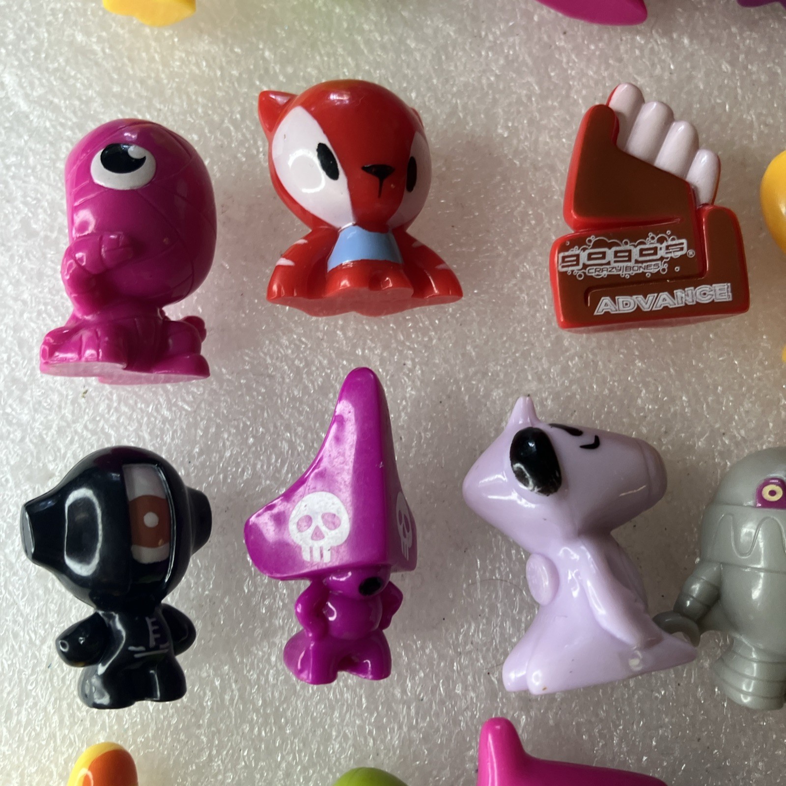Lot of 25 Gogos Crazy Bones Figures As Shown