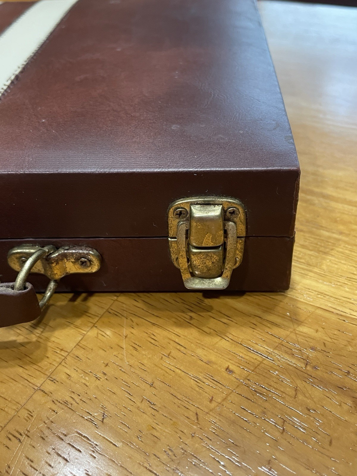 VTG 1970 Backgammon Game Set Faux Leather Brown Case 15×10 NOT Complete Travel