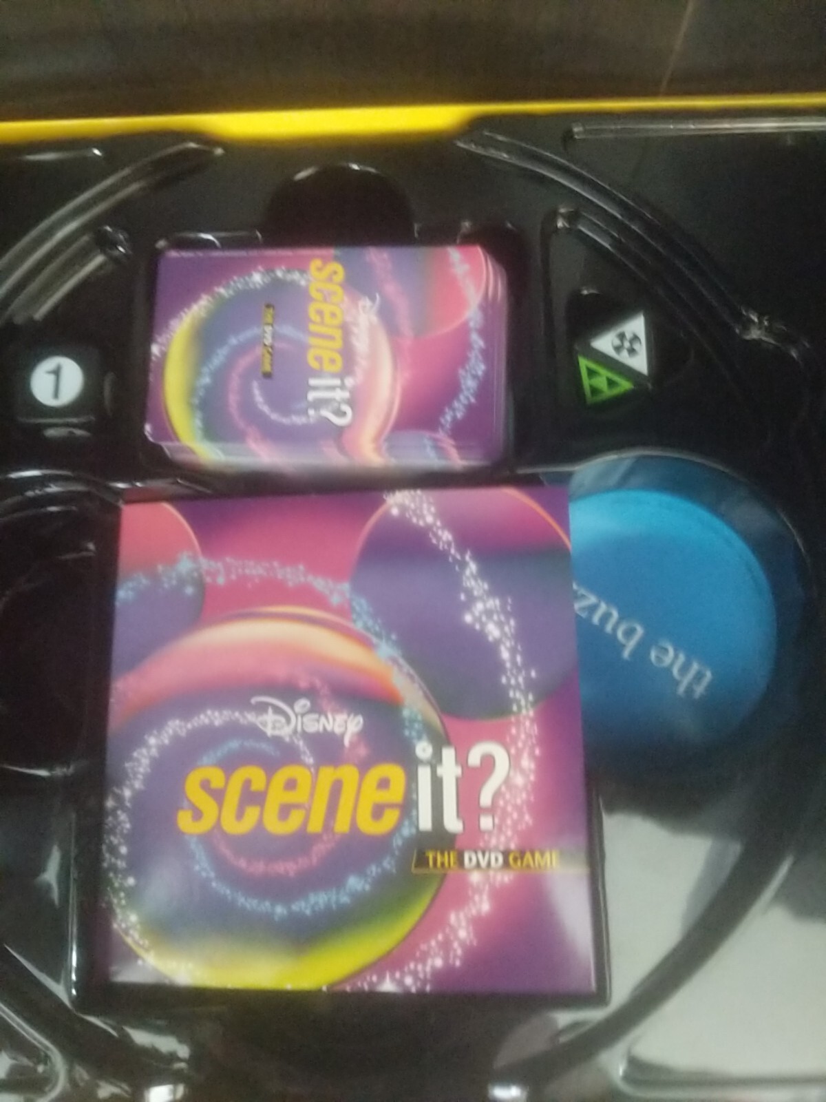 Disney Scene It – DVD Family Board Game – 2004 Edition – missing peice see pic