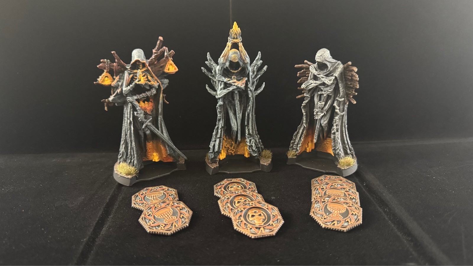 Tainted Grail: The Fall of Avalon LOT W/STTRECH GOALS & 2.0 – BASE Game Painted