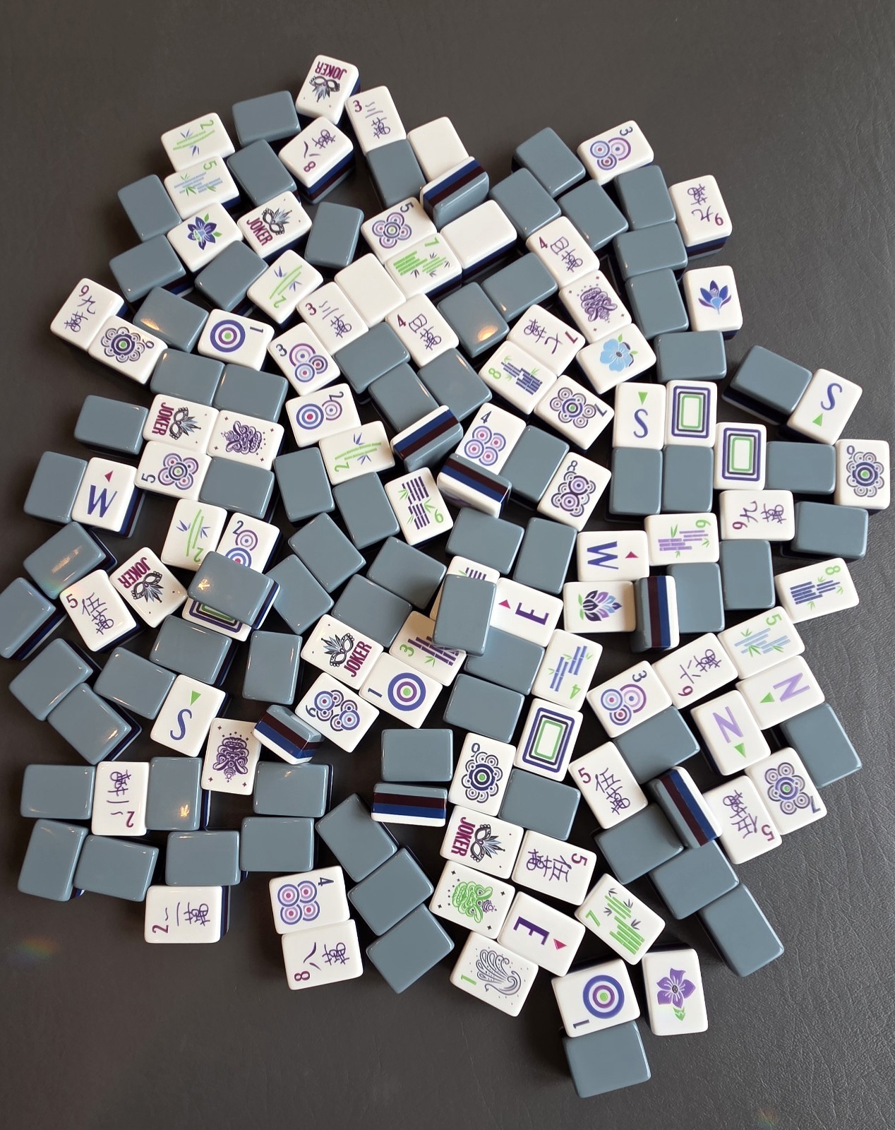 American Mahjong 4 Layer Tiles- Set Of 160 With Mat And Card Readers