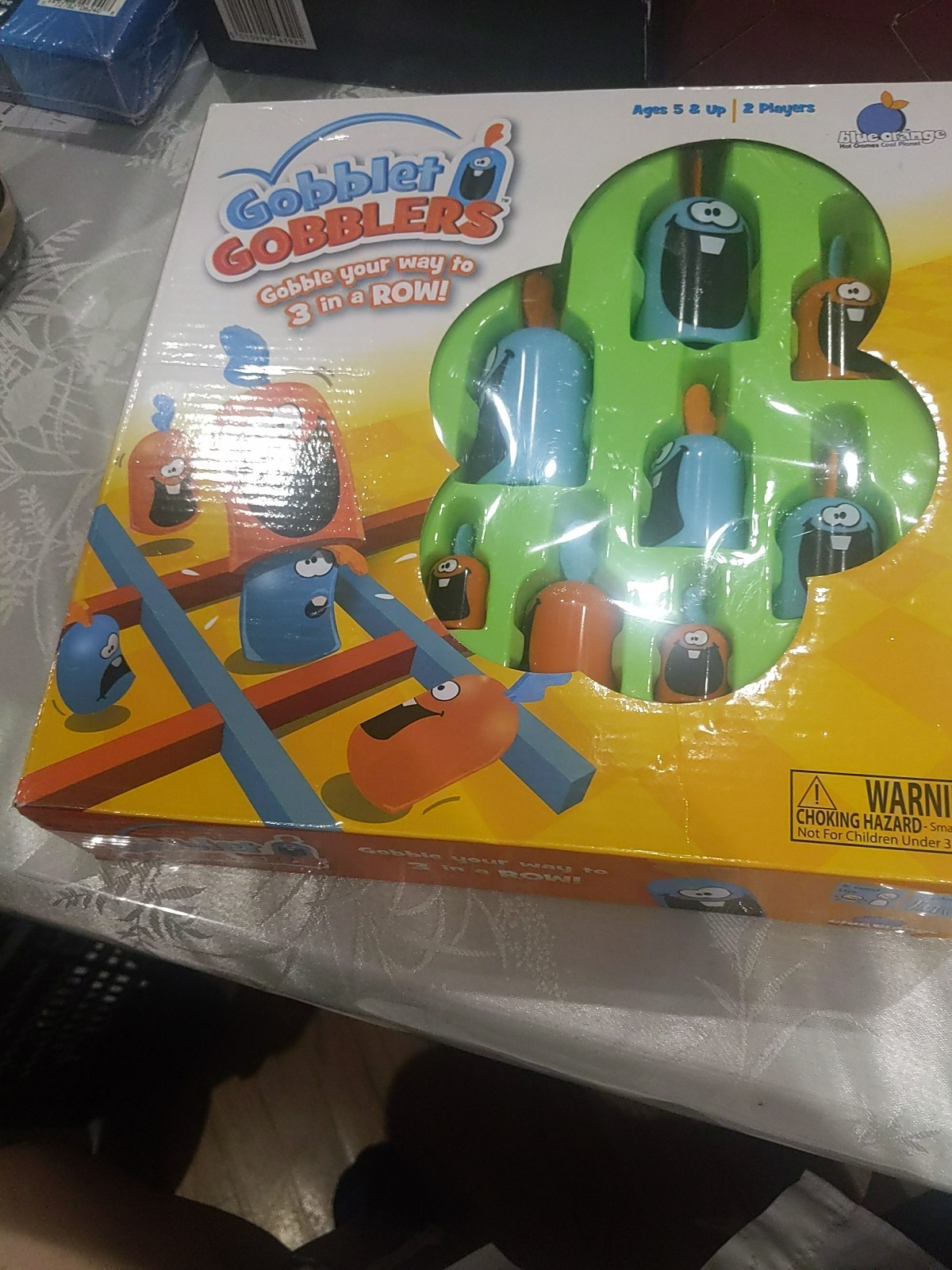 Gobblet Gobblers Board Game Strategy Ages 5 and Up. 2 Players Tix Tac Toe