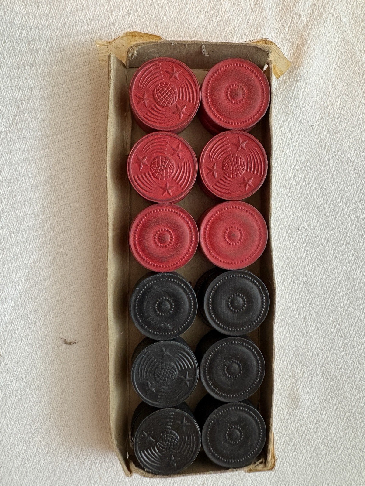 VTG Wooden Halsam Comet 518/24 Checkers Set 24 Pieces Red Black 1 1/8″ U.S.A.
