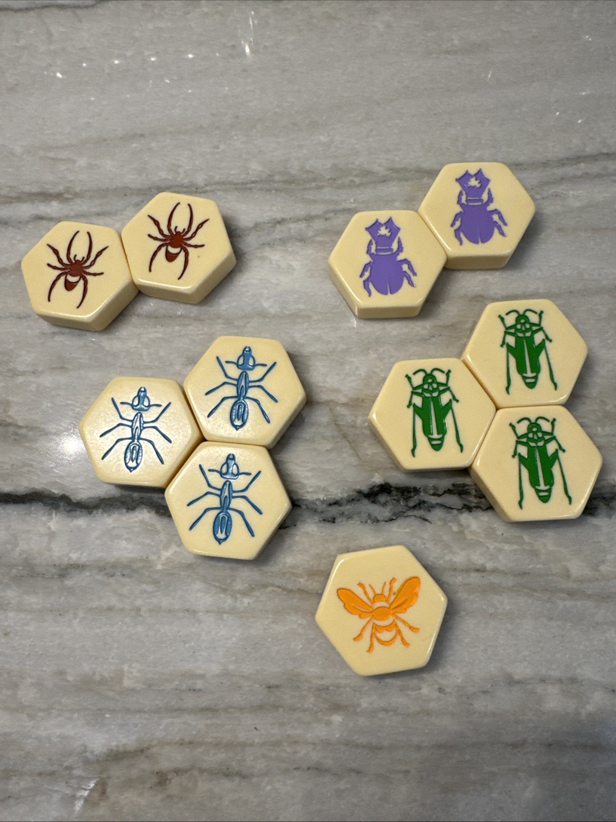 Hive Board Game by John Yianni Smart Zone Games Complete Bag Tiles Instructions