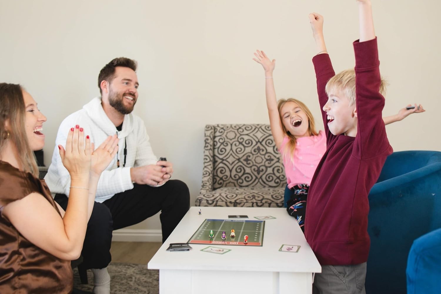 100 Yards Football Board Game | 2 to 6 Players | School, Birthday for Kids | Cla