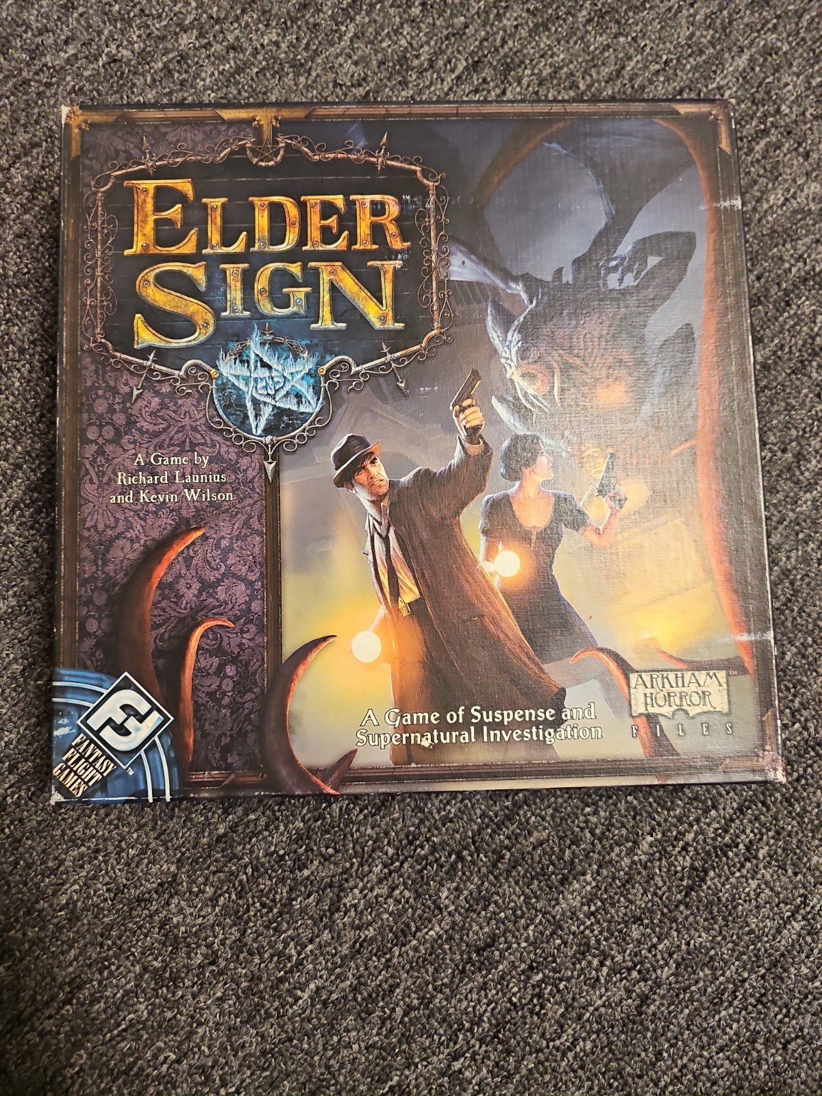 “Elder Sign” Cooperative Horror Dice Board Game Complete 2011
