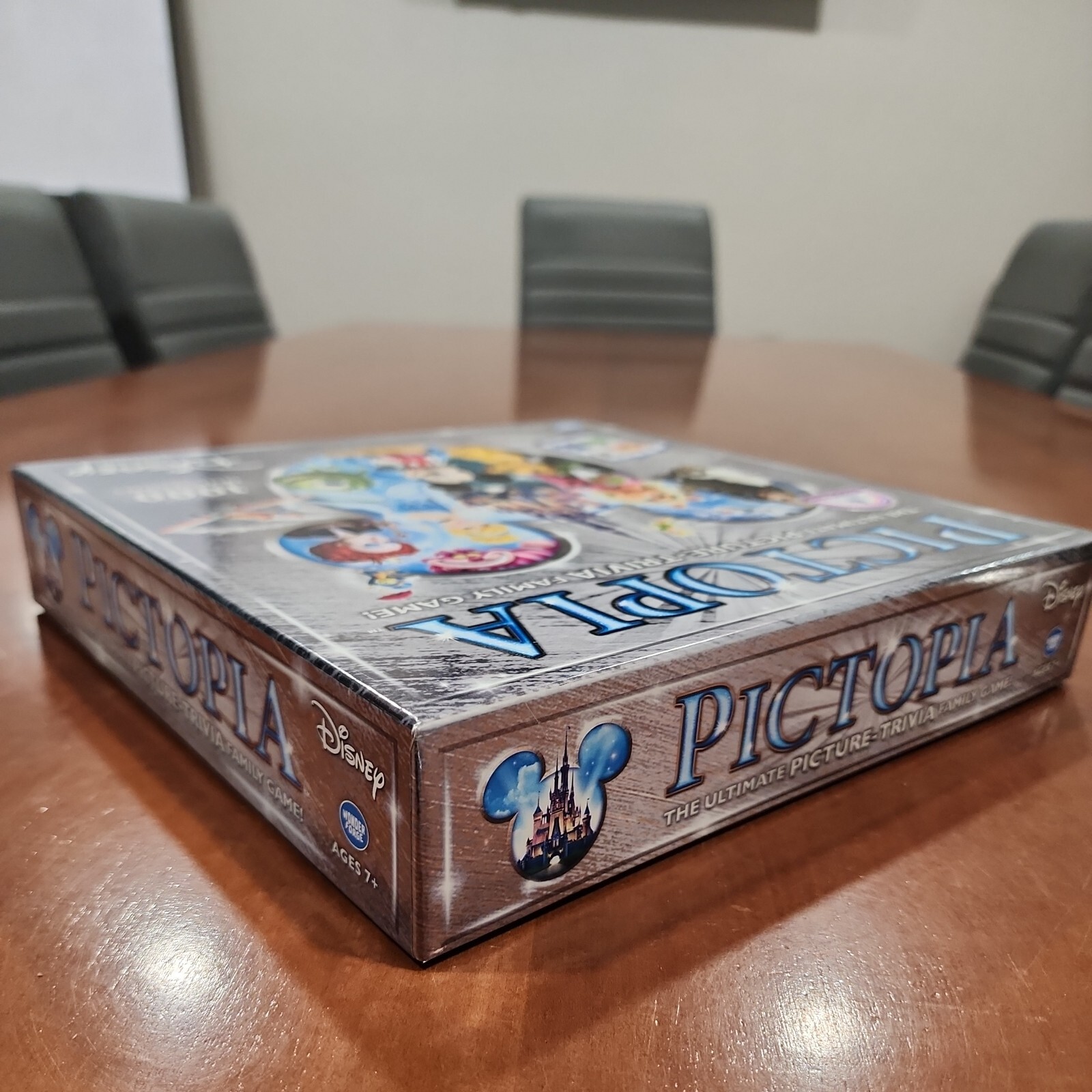 PICTOPIA Disney Edition Picture-Trivia Family Game NEW Sealed