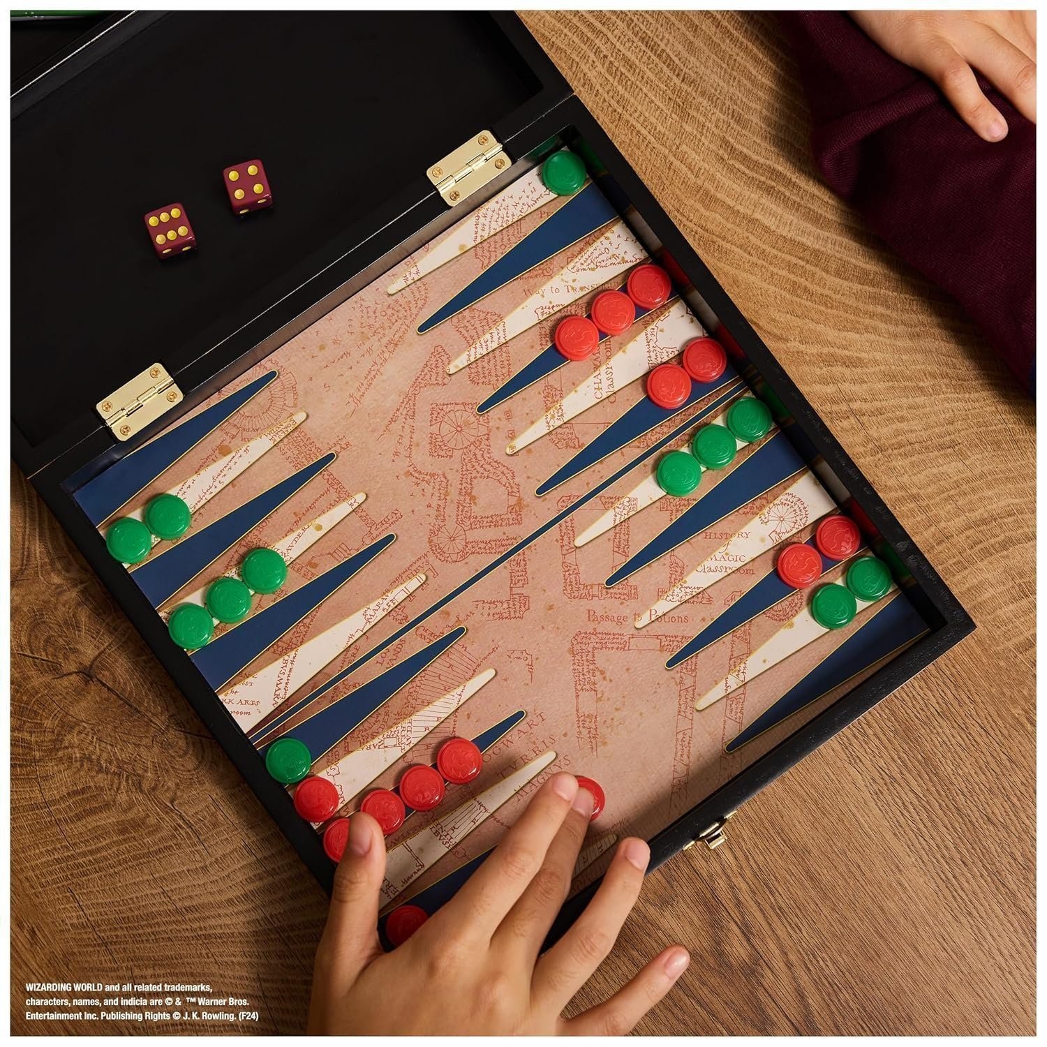 Harry Potter Wizarding World 6-in-1 Wooden Trunk Games Set (Spin Master Games)