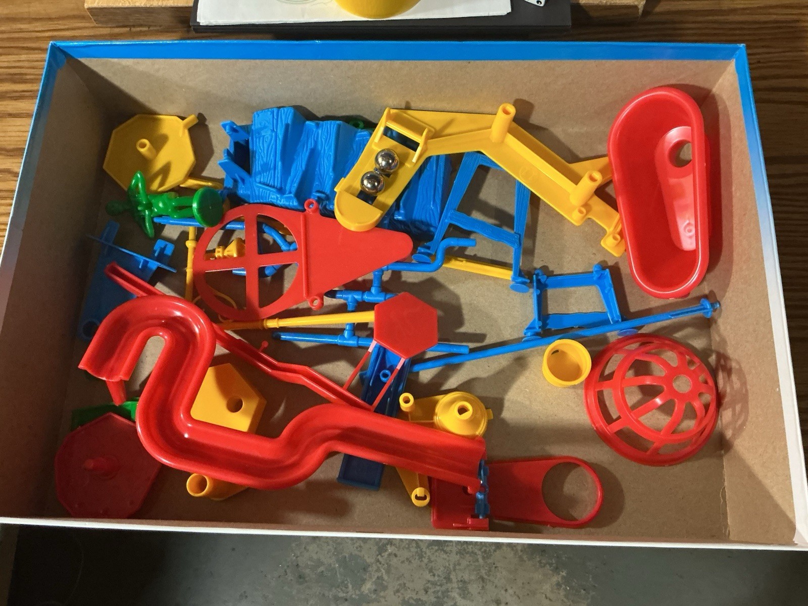VINTAGE Mouse Trap COMPLETE Milton Bradley 2005 Classic Board Game Kids Family