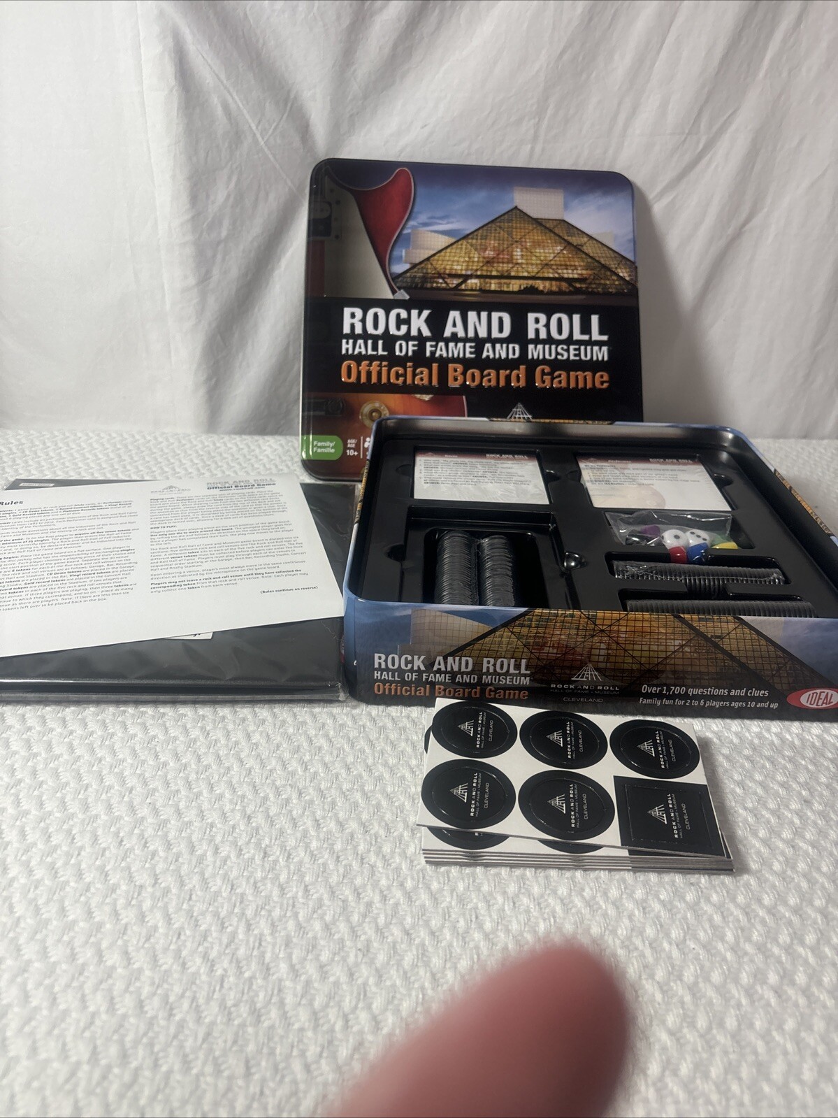 ROCK and ROLL Hall Of Fame and Museum Official Board Game – NEW OPEN BOX Family
