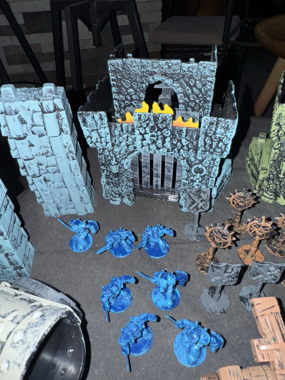 2007 SPIN MASTER BATTLEGROUND – CROSSBOWS & CATAPULTS WAR CHEST STARTER SET