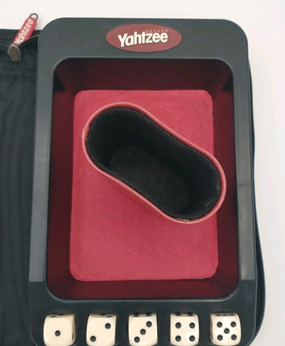 Yahtzee Deluxe Travel Edition 2003 Game Folio w/ Black Nylon Zip Case Road Trip