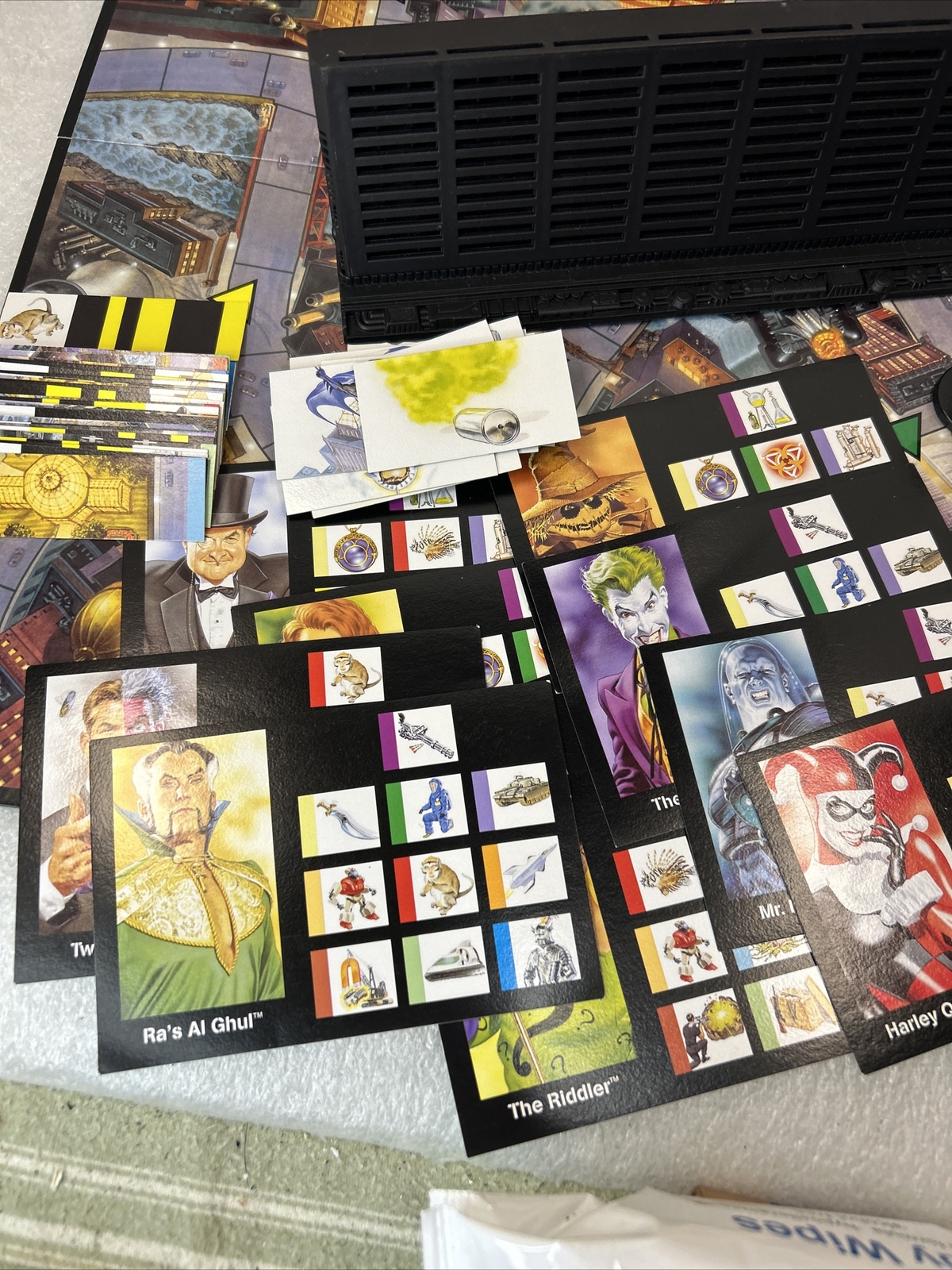 Batman Gotham City Mystery Game DC Comics THG Missing Cards And Batgirl READ