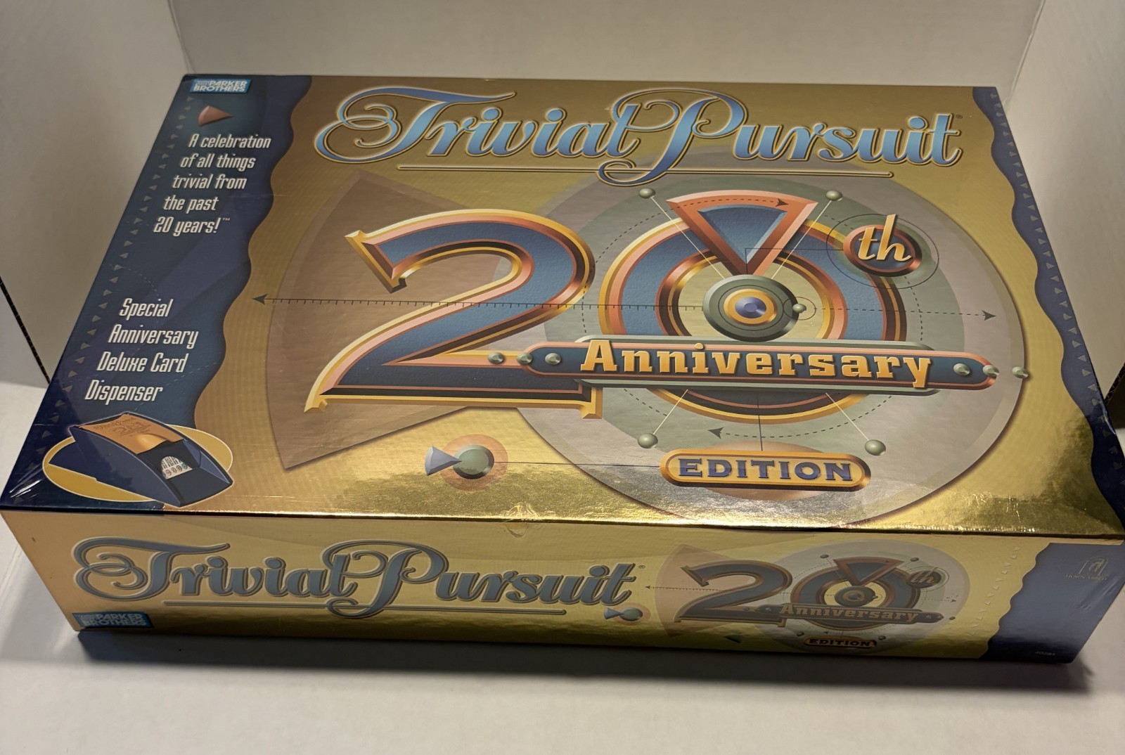 Trivial Pursuit 20th Anniversary Edition Deluxe Card Dispenser New Shelf Worn