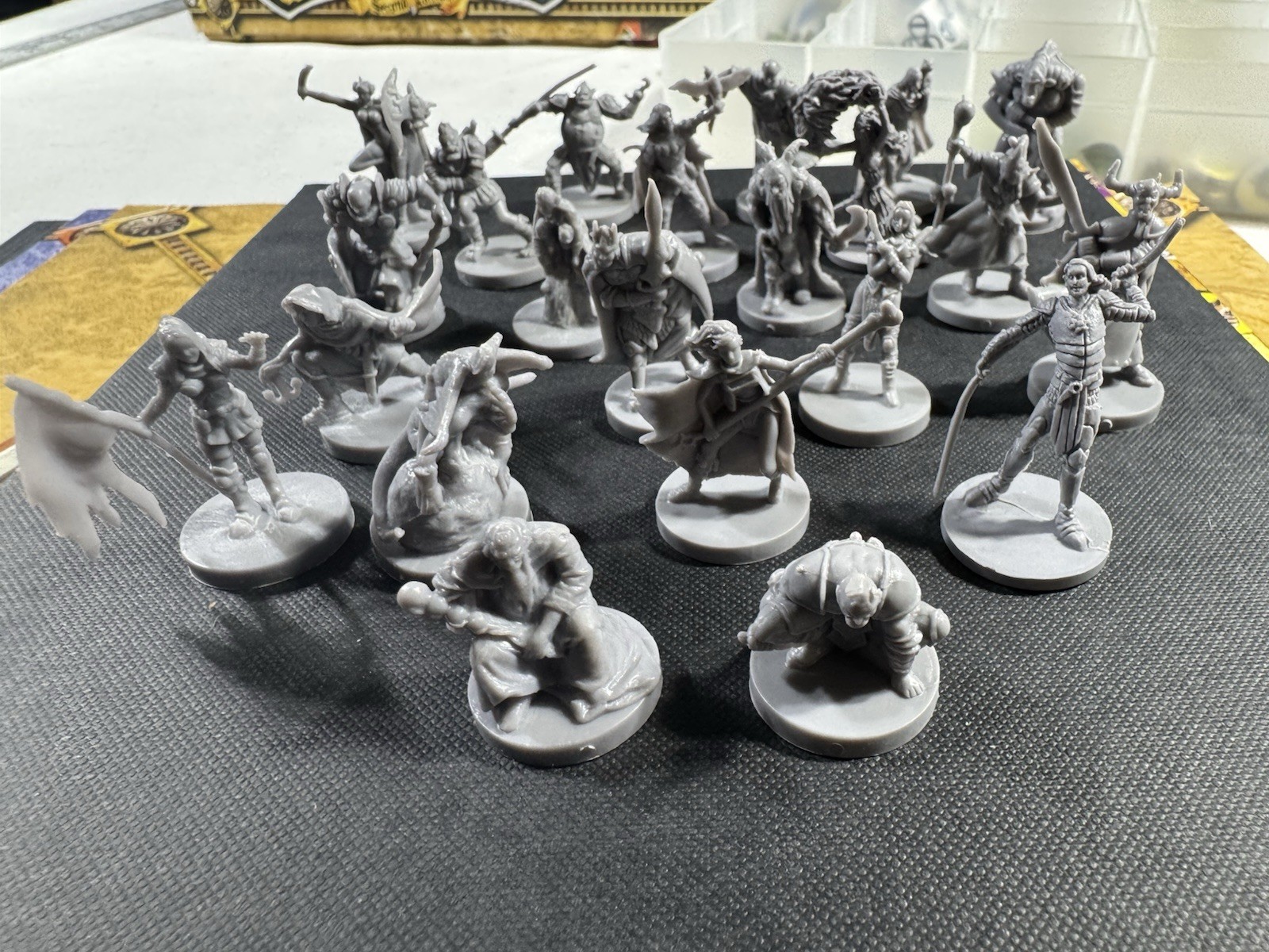Runebound 2nd edition + 2 Extra Expansions Read