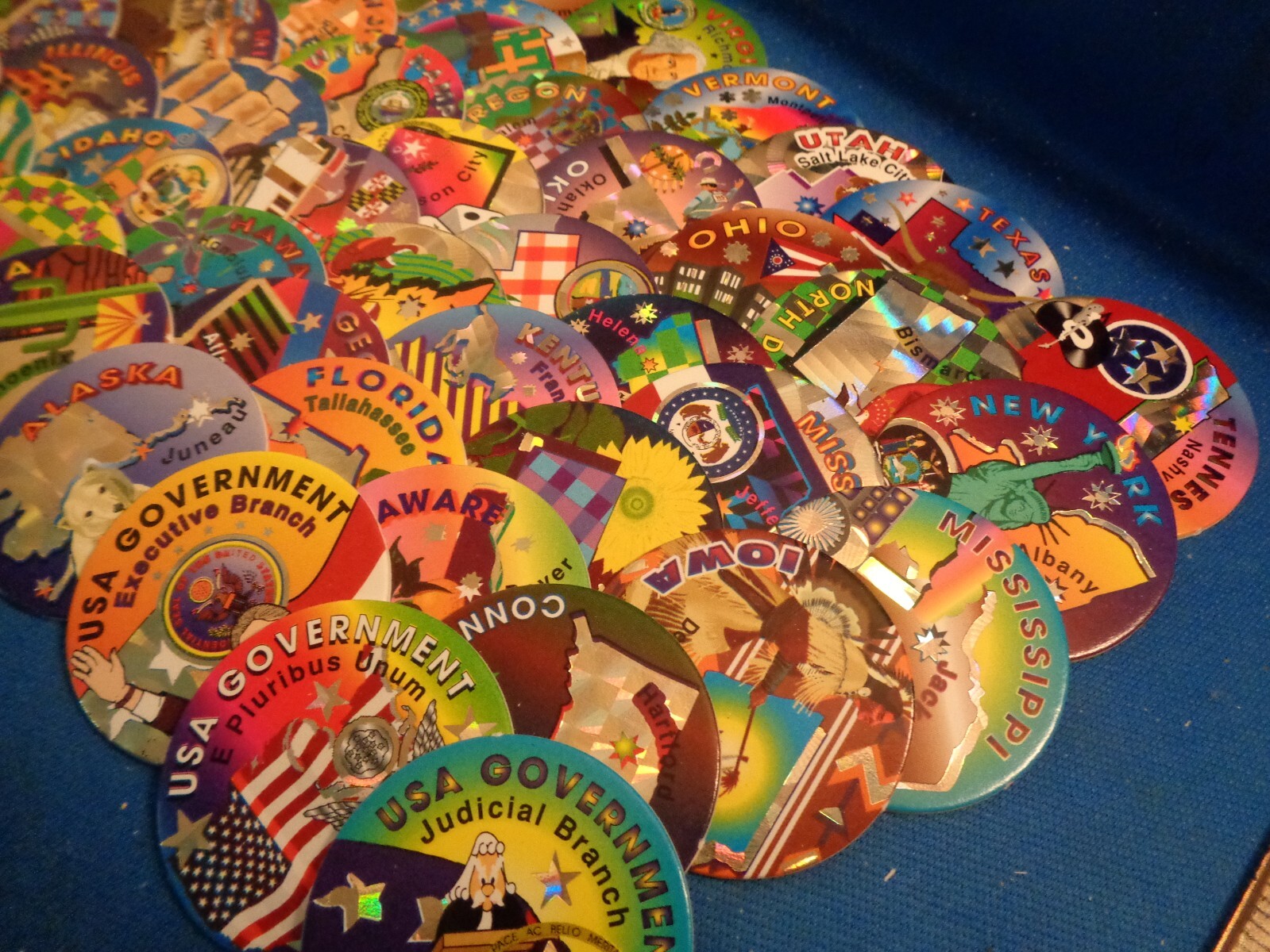 AMERICA THE BEAUTIFUL / 1995 ASC UNITED STATES – POGS / MILK CAPS (48) CAPS