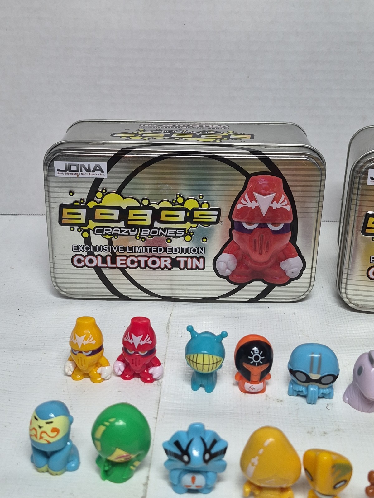 2010 JONA Gogo’s Crazy Bones Exclusive Ltd Edition Collector Tins 78 Figurines
