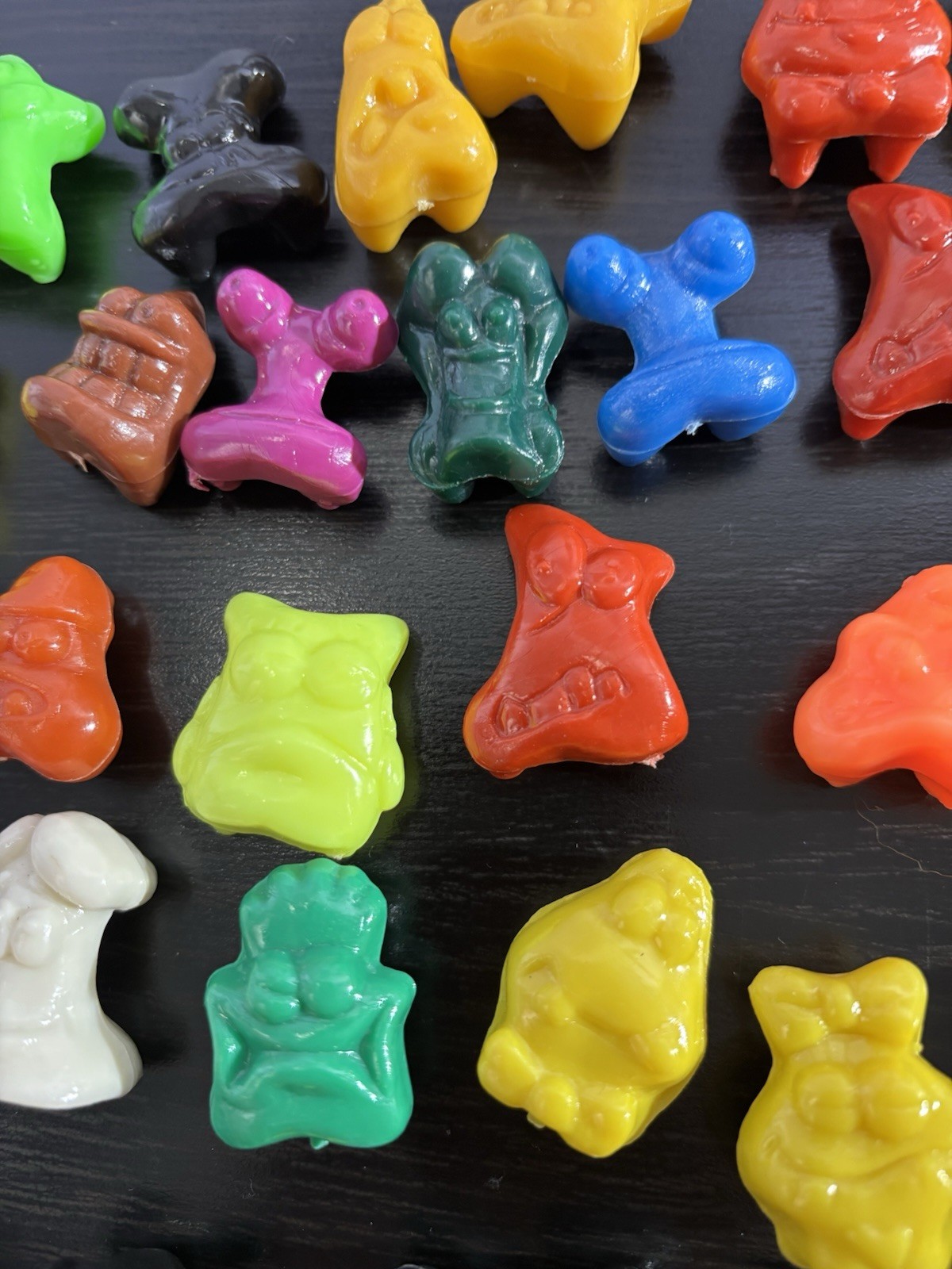 Gogo’s Crazy Bones Lot of 61 Neon Mixed Series Black White Glitter 57 10 37 18
