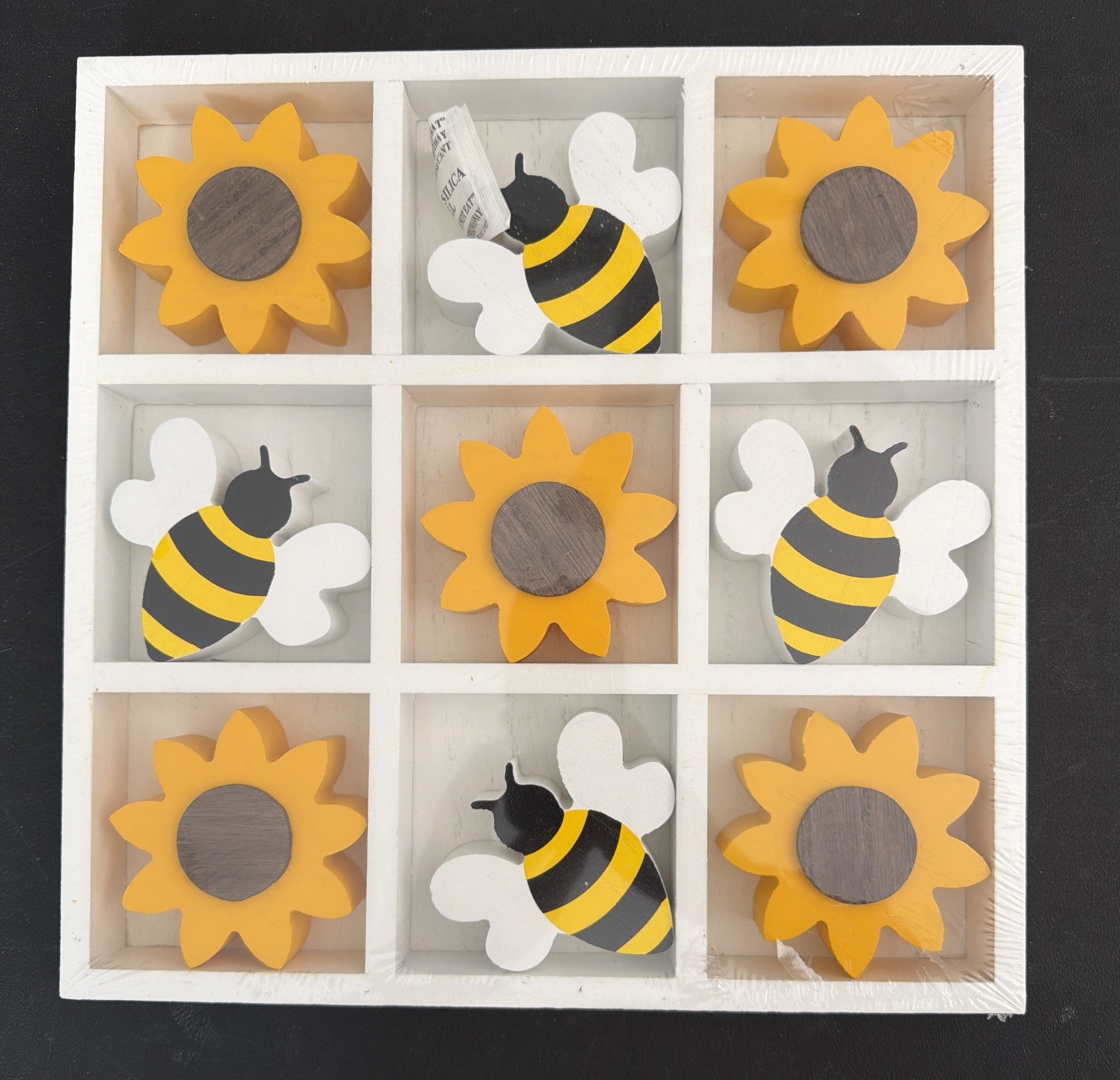 Wooden White Bee & Sunflower Tic Tac Toe Game or Charming Home Decor – NEW
