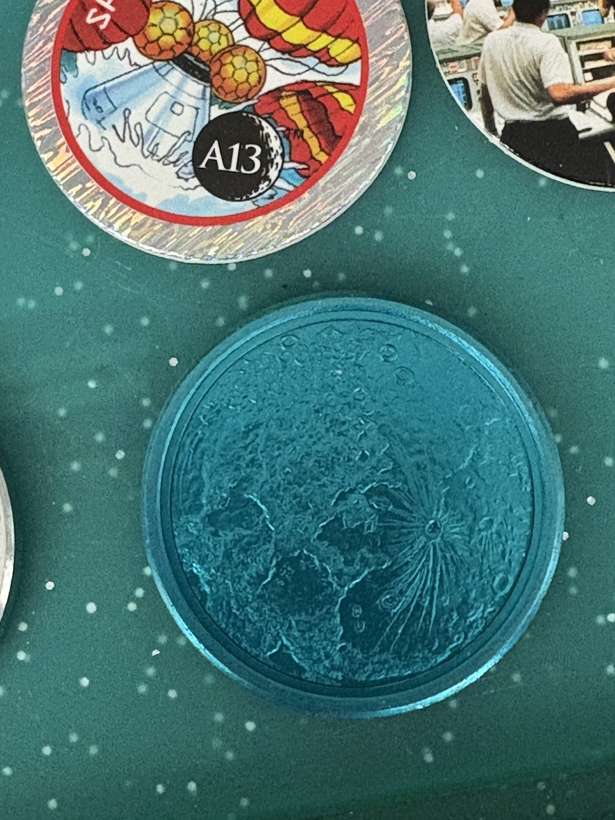 1995 Hardees Apollo 13 Pogs COMPLETE SET OF 20 POGS + 2 Slammers & Storage Base.