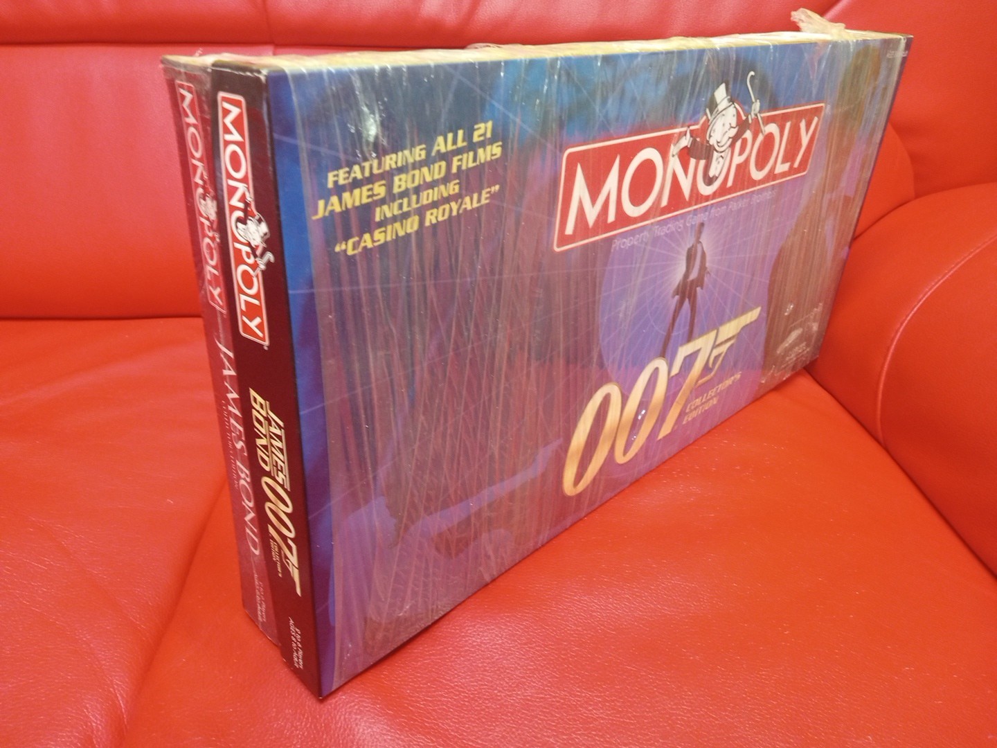 Ultimate James Bond Collectors Edition Monopoly Game + 007 – 2 Game Lot