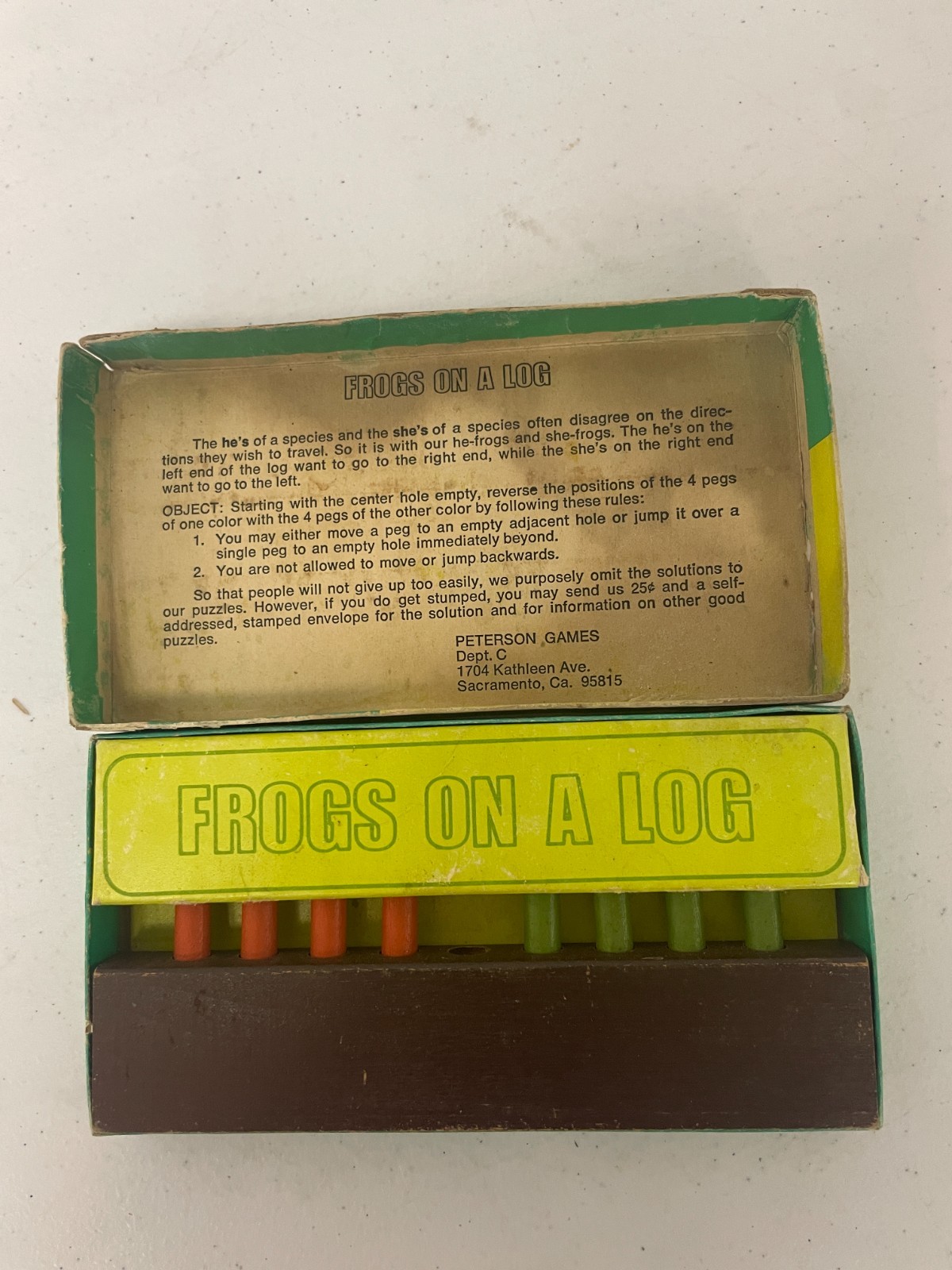 Vintage Peterson Games Frogs on a Log Logic Puzzle Box No. 104 Damaged Box