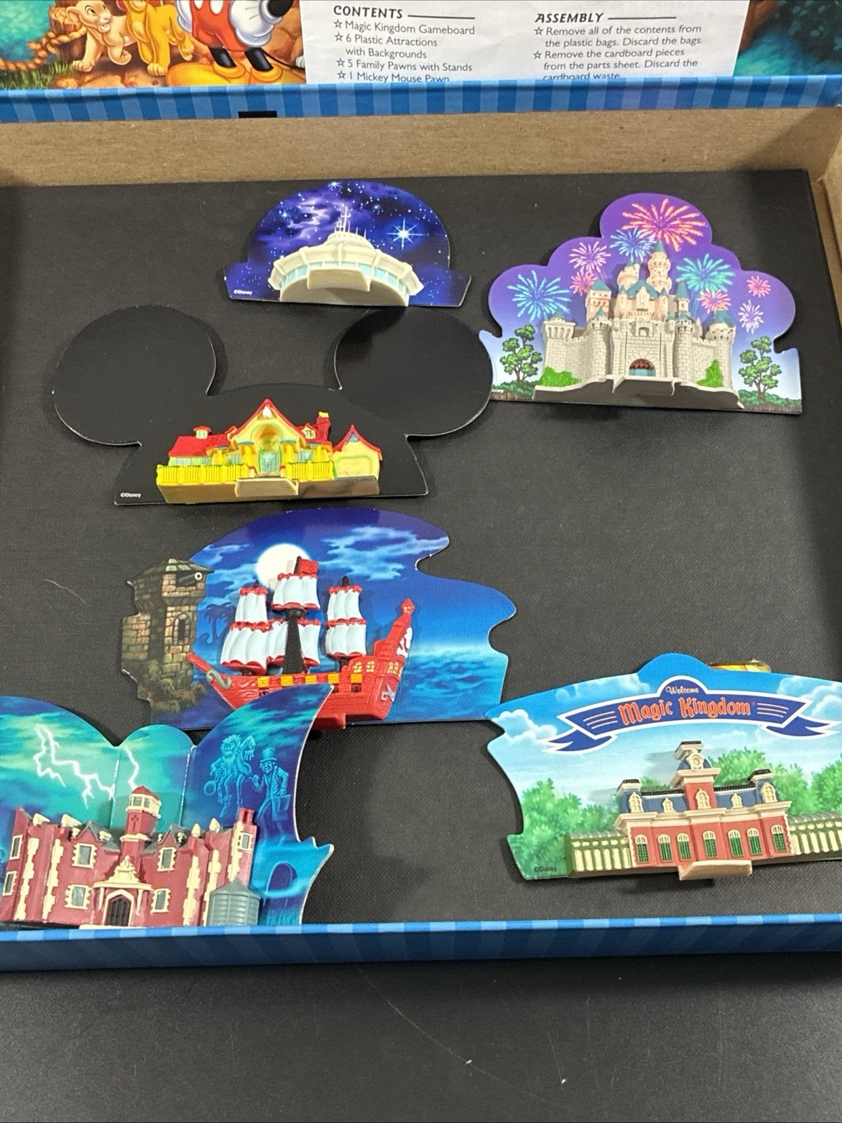 Disney Magic Kingdom Theme Park Board Game Parker Brothers Complete 2004