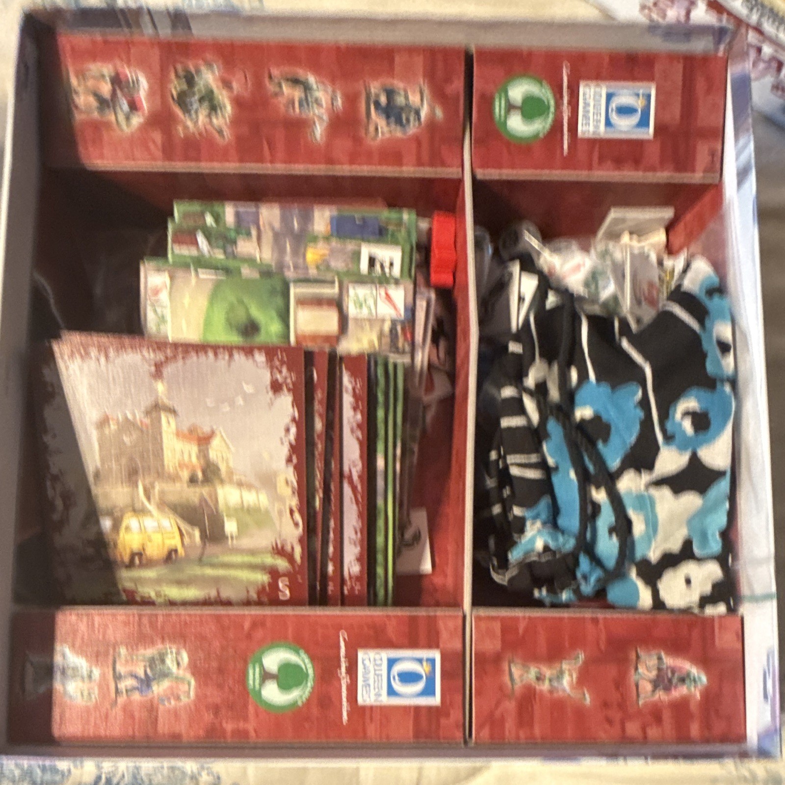Queen Games Escape: Zombie City Real-Time Board Game, 2-4 Players, Ages 10+
